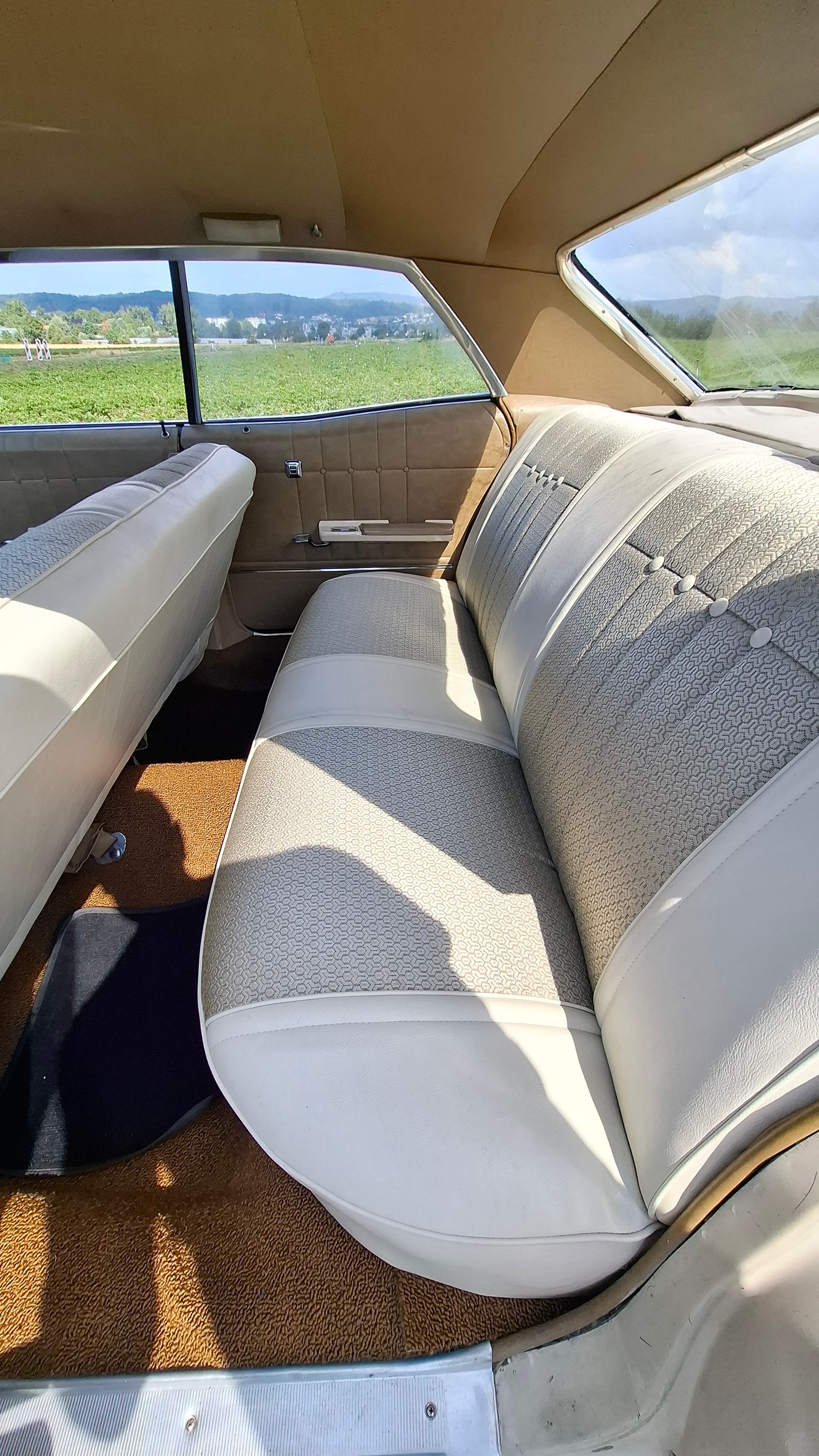 CHEVROLET Impala-image-12