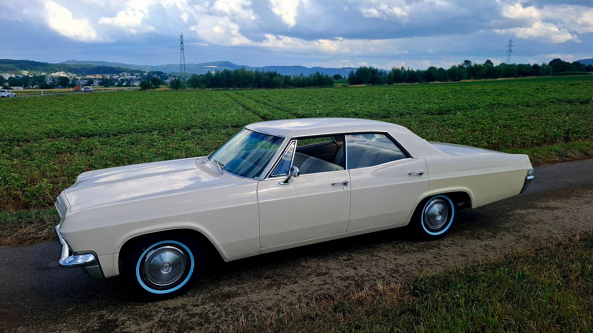 CHEVROLET Impala-image-3