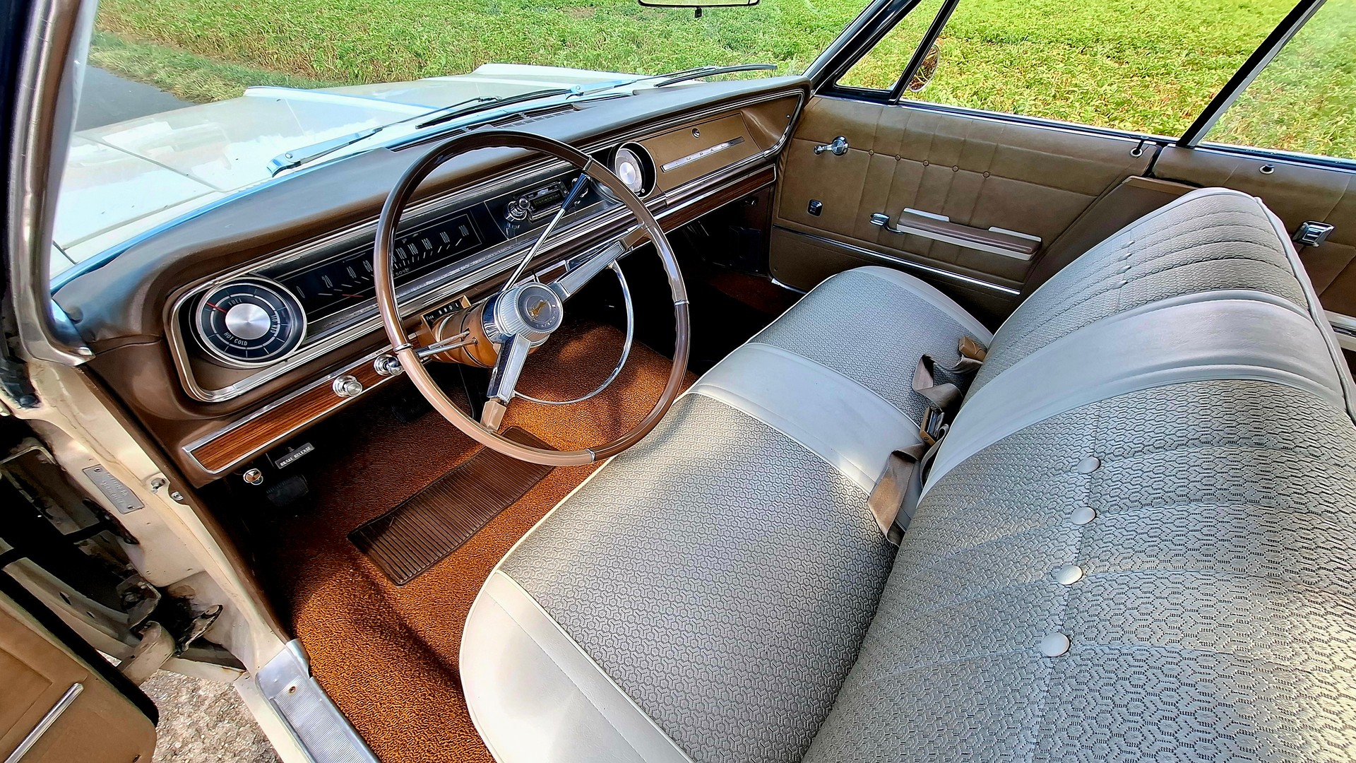 CHEVROLET Impala-image-11
