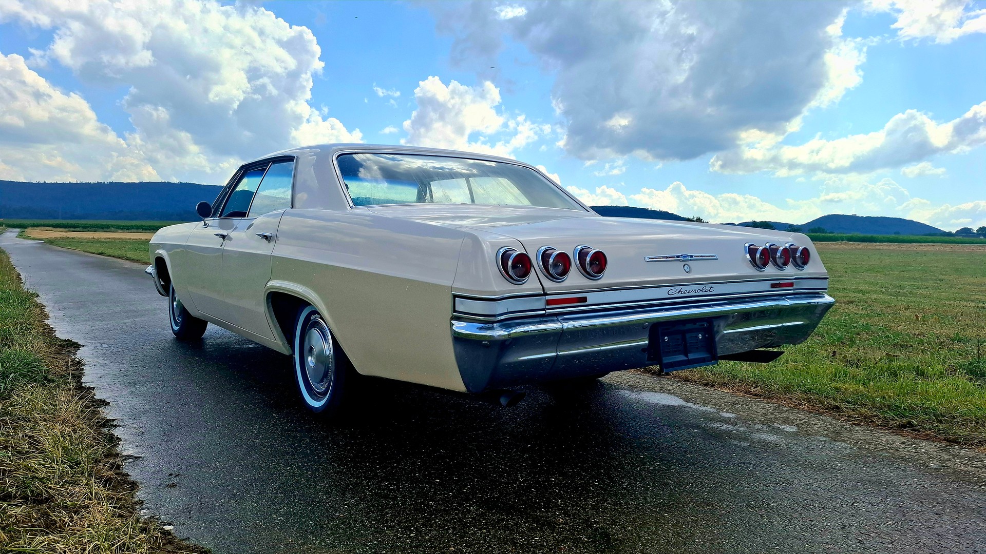 CHEVROLET Impala-image-5