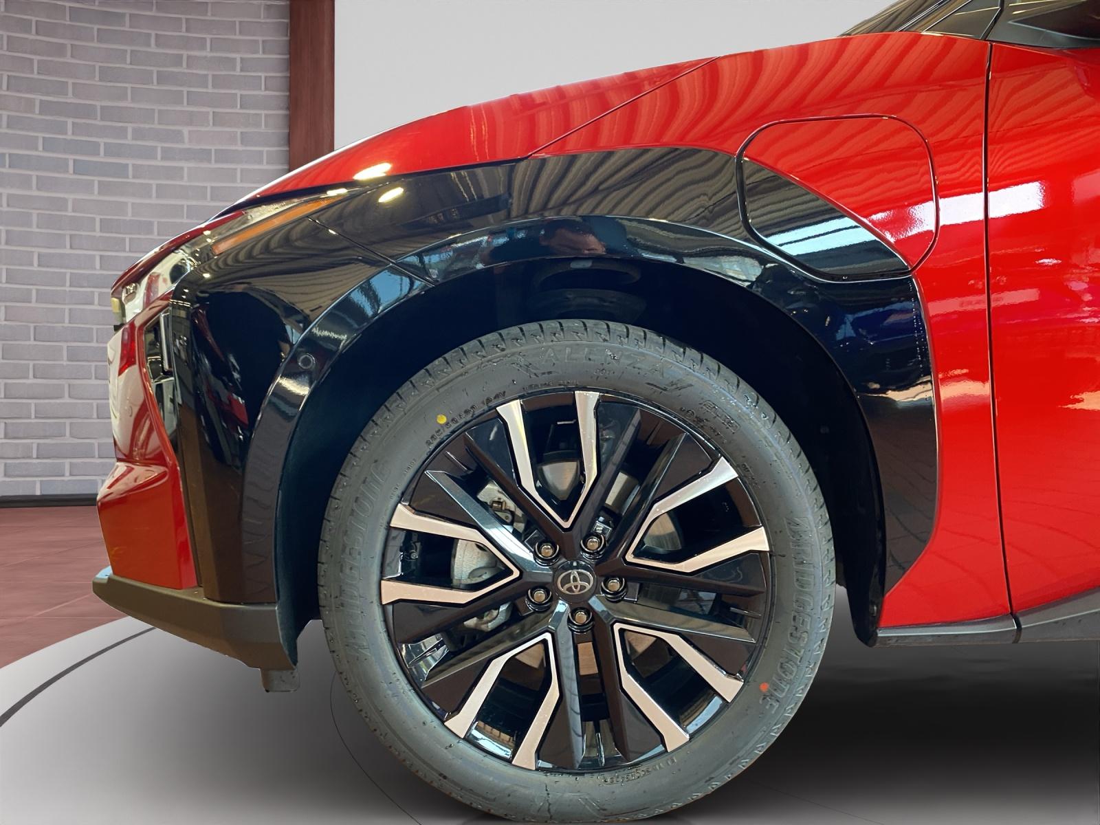 TOYOTA bZ4X Premium AWD / 8-fach bereift / Gratisservice 4 Jahre / 60000 Km ab 1. IV-image-9