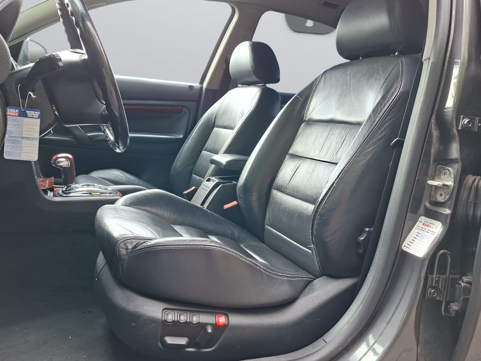 SKODA Superb 2.5 V6 TDi Elegance-image-9