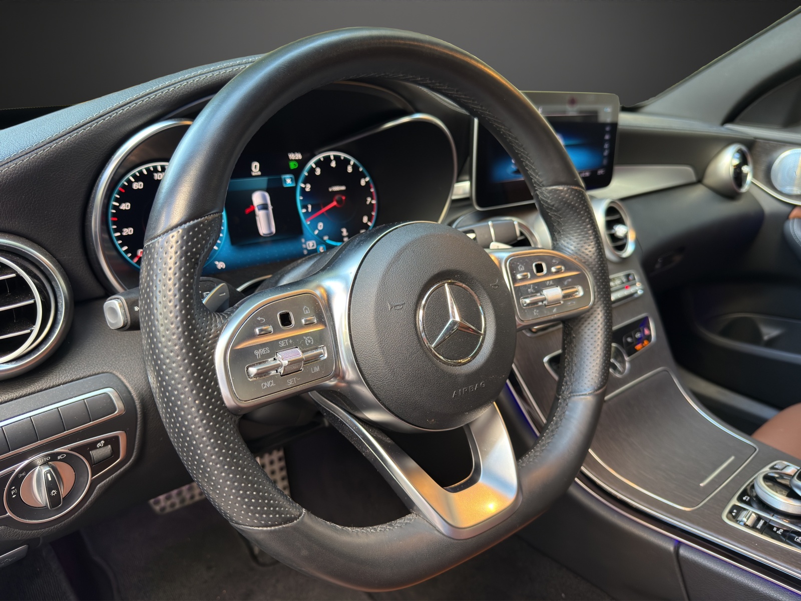 MERCEDES-BENZ C 400 AMG Line 4Matic 9G-Tronic-image-13