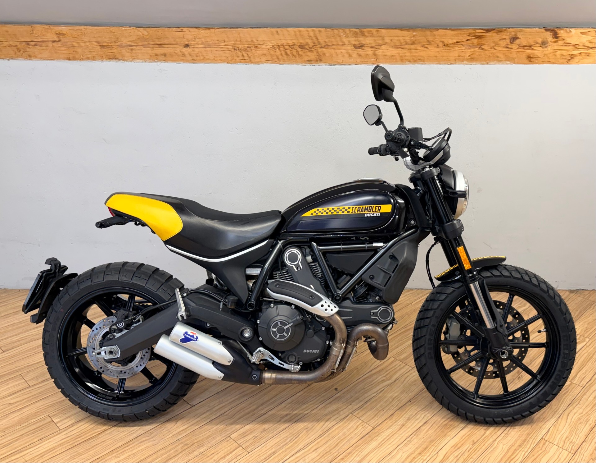 DUCATI Scrambler 800 Full Throttle (35kW)-showroom-element-1