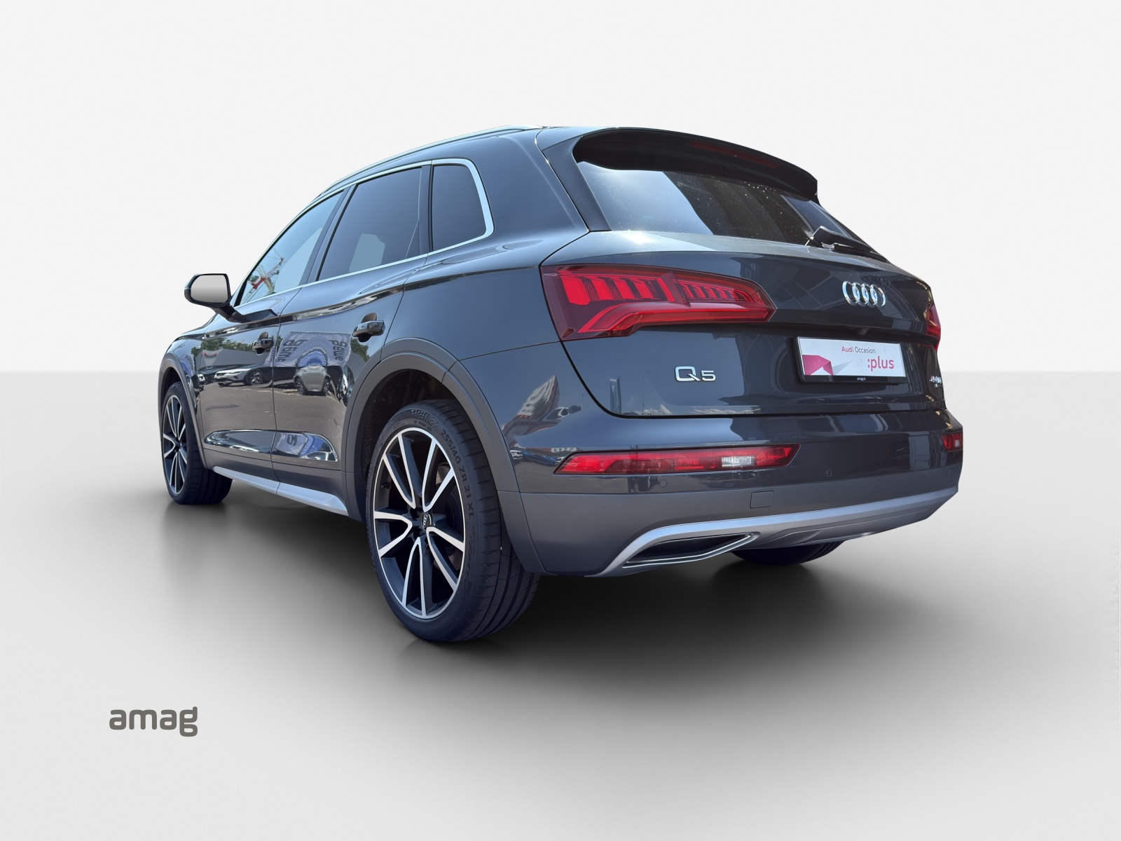 AUDI Q5 40 TDI sport quattro S-tronic-image-2