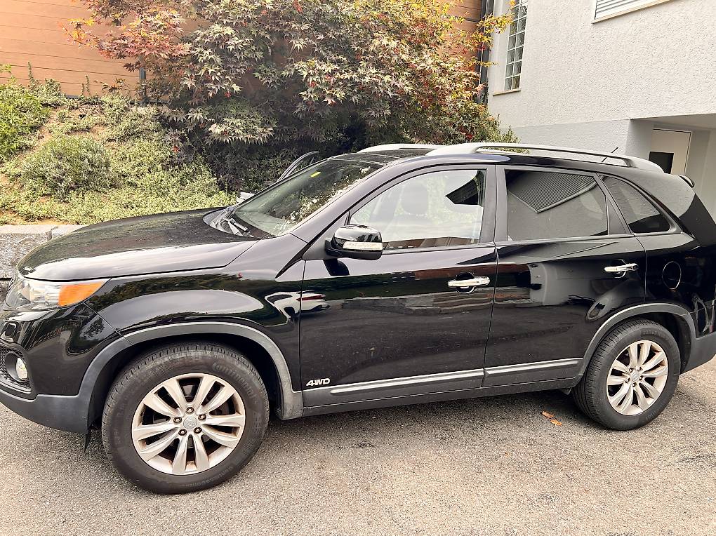 KIA SORENTO-image-0