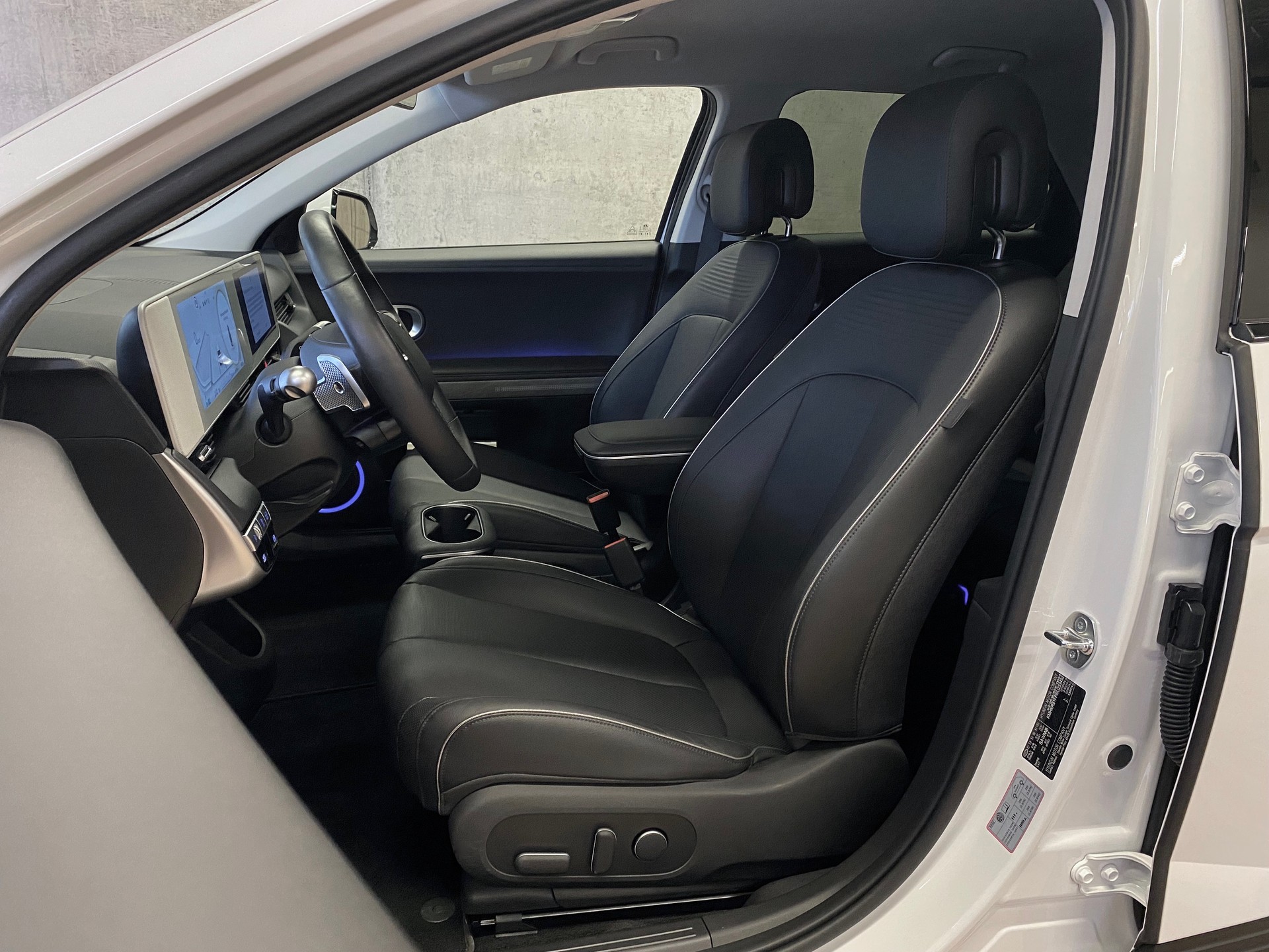 HYUNDAI Ioniq 5 *77kWh*Swiss*Amplia*2WD*-image-3