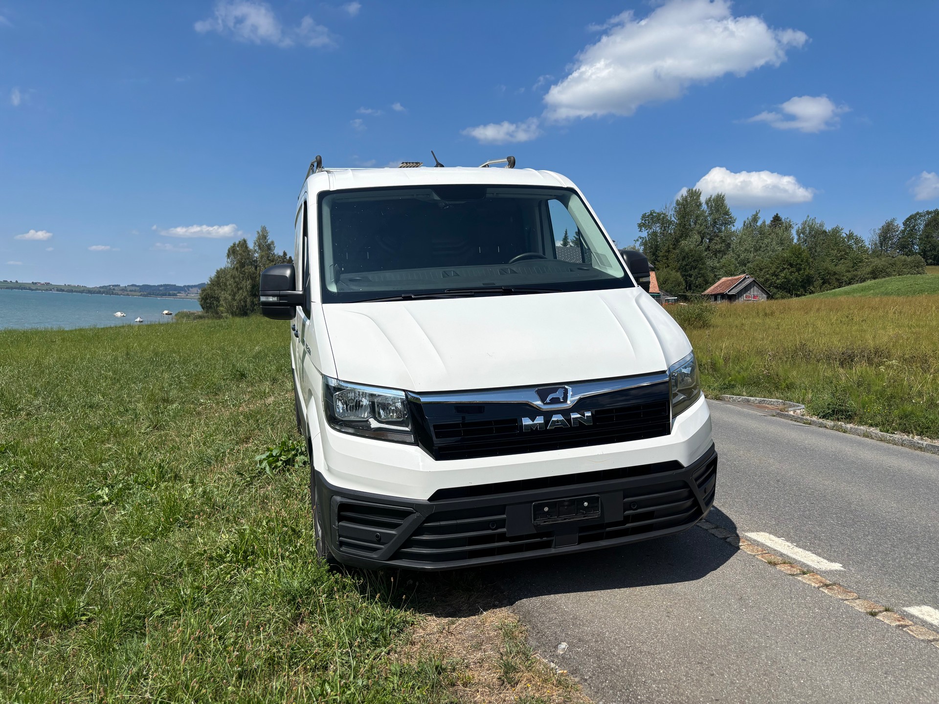 MAN TGE 3.180 Standard 4x4 A-image-1