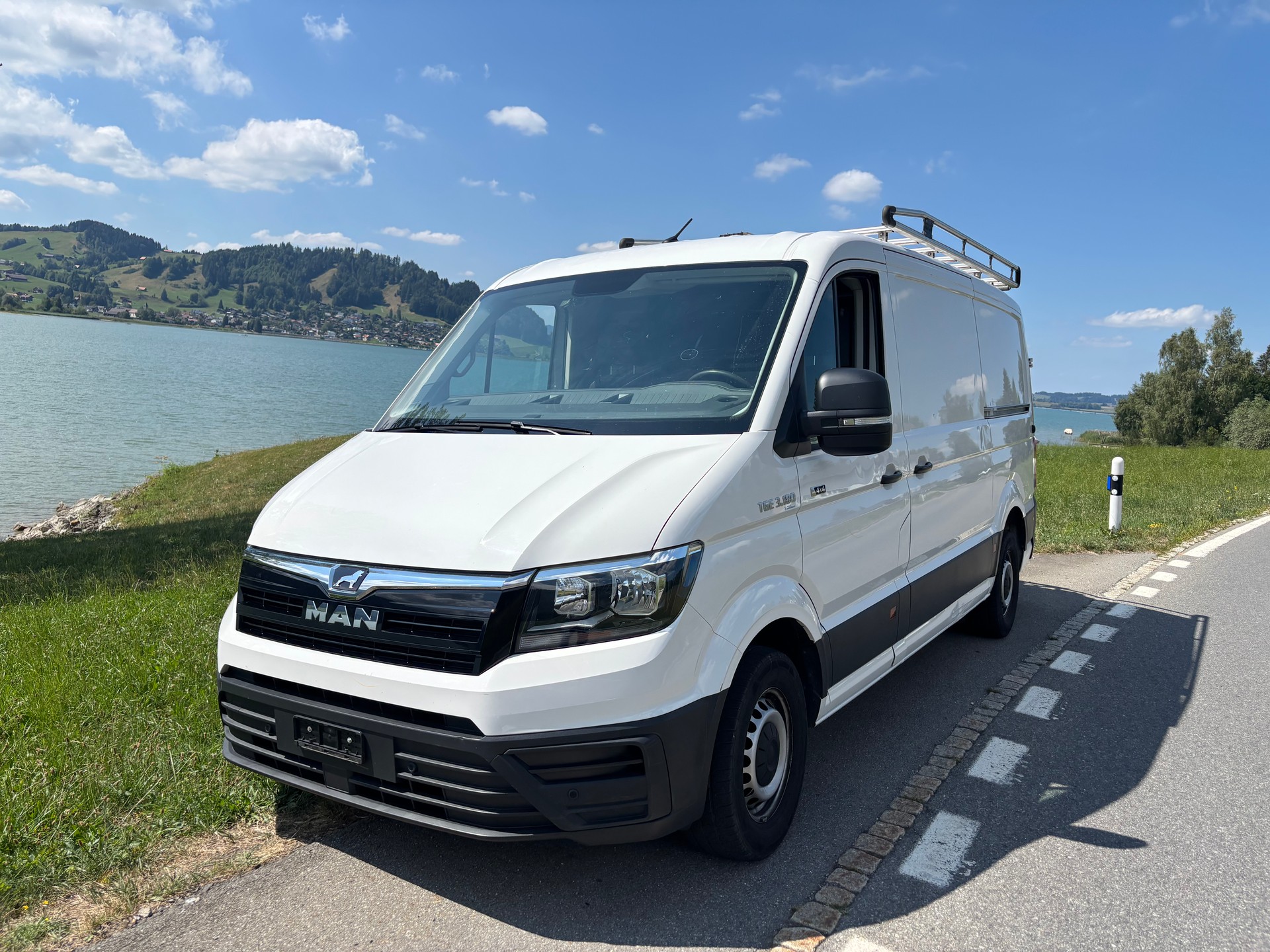 MAN TGE 3.180 Standard 4x4 A-image-0