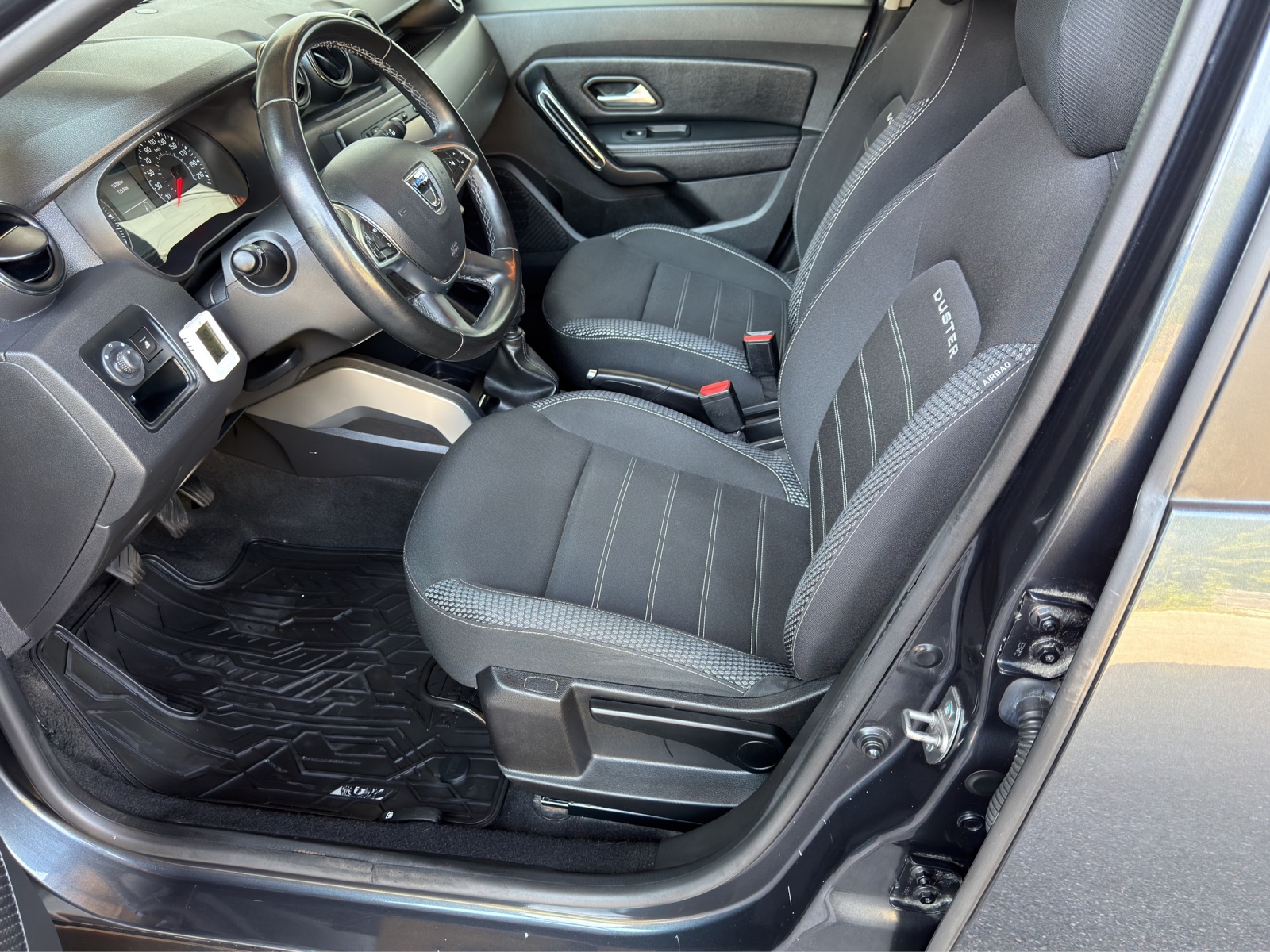 DACIA Duster TCe 125 Prestige 4x4-image-9