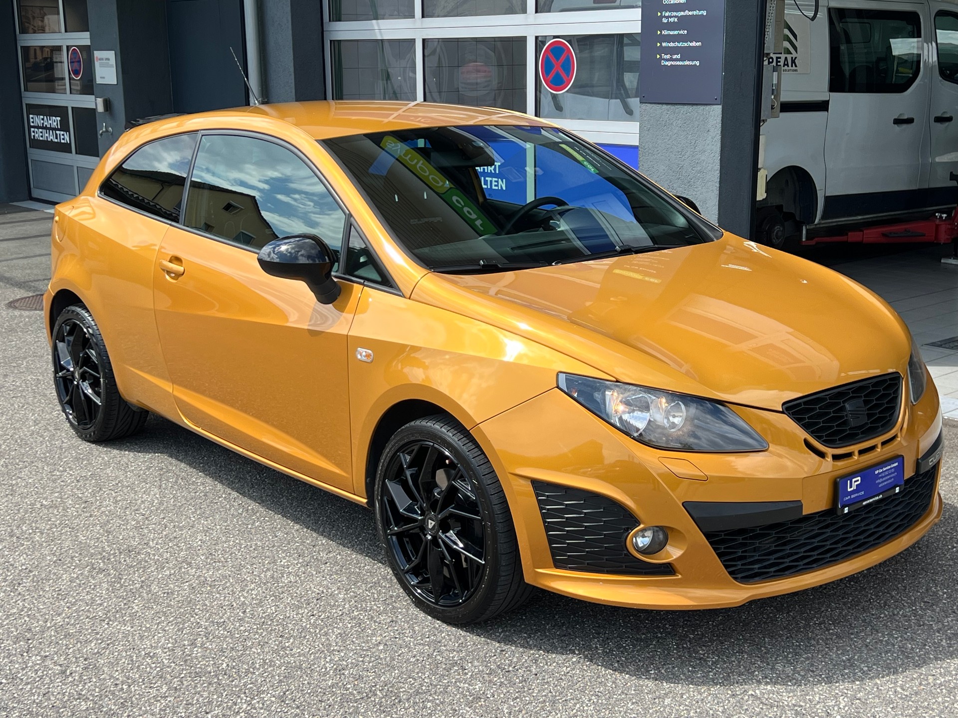SEAT Ibiza SC 1.4 TSI 180 Cupra DSG-image-1