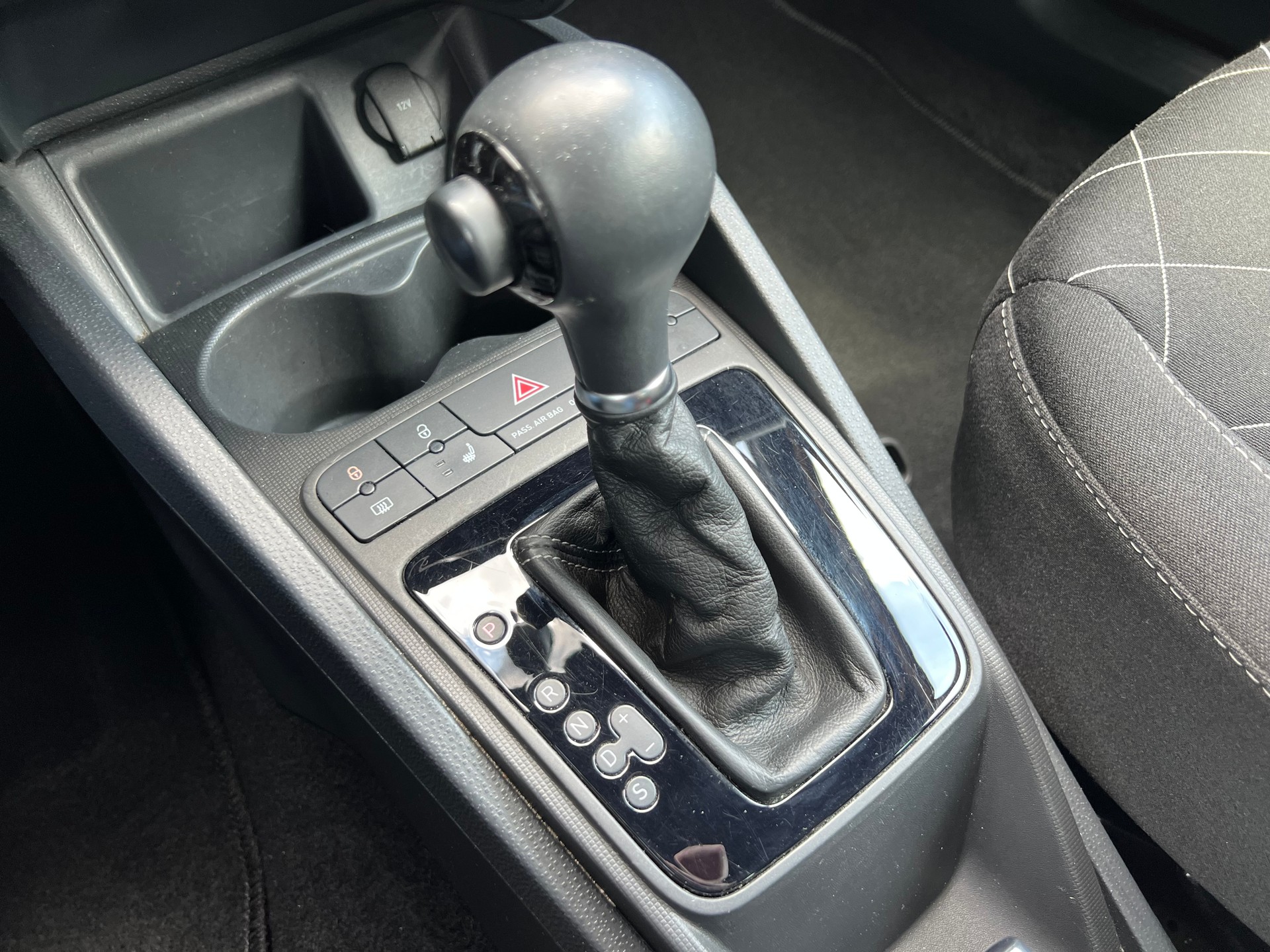 SEAT Ibiza SC 1.4 TSI 180 Cupra DSG-image-12