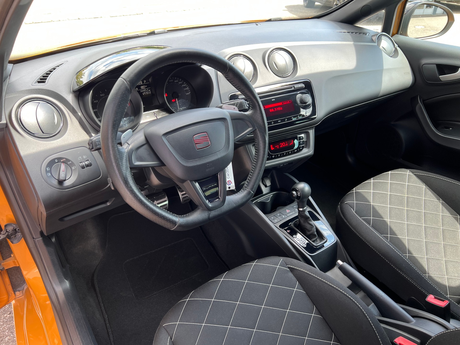SEAT Ibiza SC 1.4 TSI 180 Cupra DSG-image-7