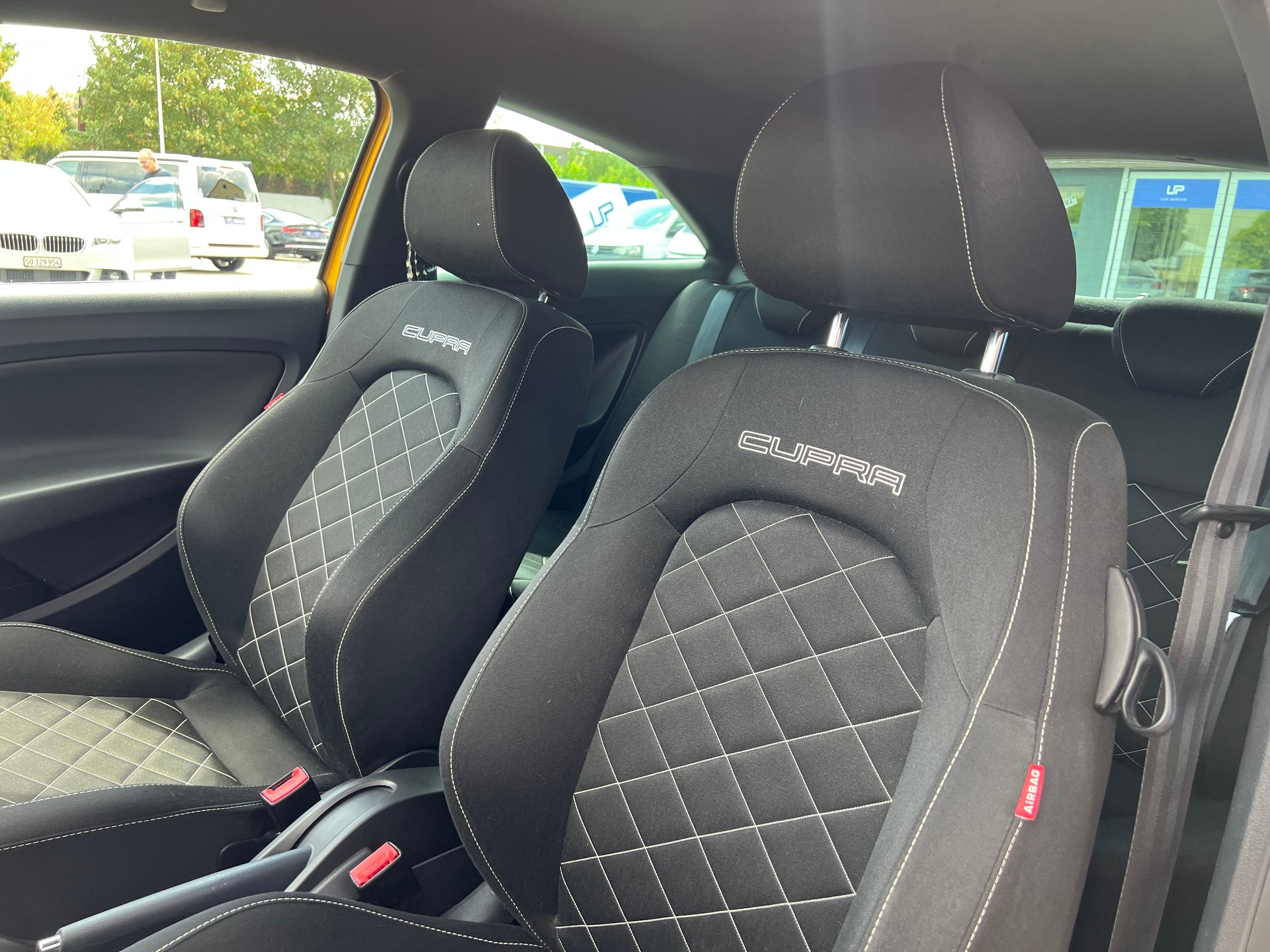 SEAT Ibiza SC 1.4 TSI 180 Cupra DSG-image-8