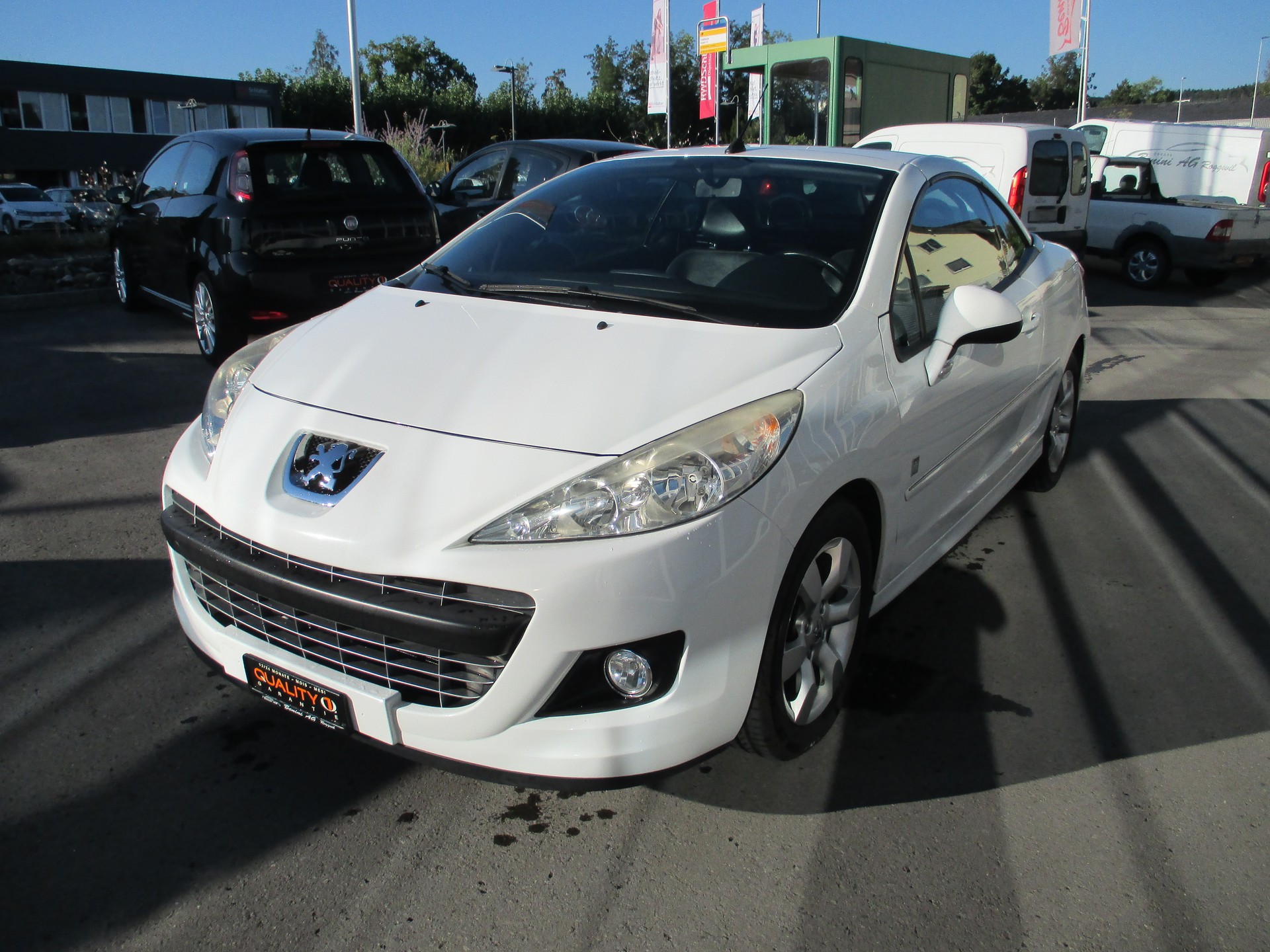 PEUGEOT 207 CC 1.6 16V Turbo Swiss Edition-image-0