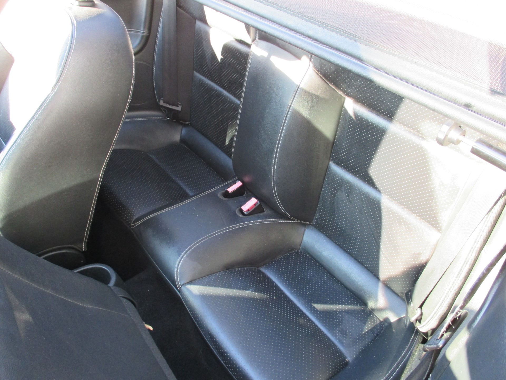 PEUGEOT 207 CC 1.6 16V Turbo Swiss Edition-image-12