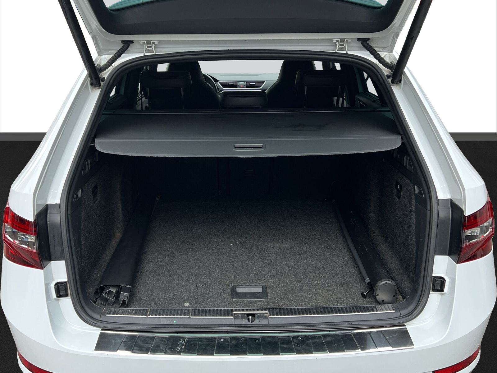 SKODA Superb Combi 2.0 TSI SportLine+ DSG 4x4-image-18