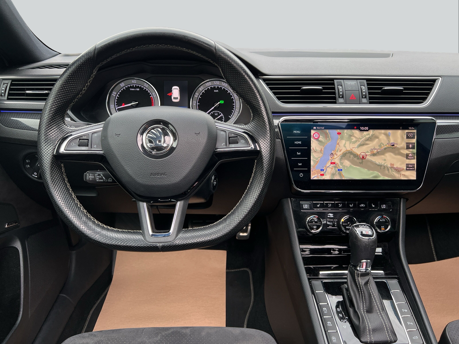 SKODA Superb Combi 2.0 TSI SportLine+ DSG 4x4-image-13