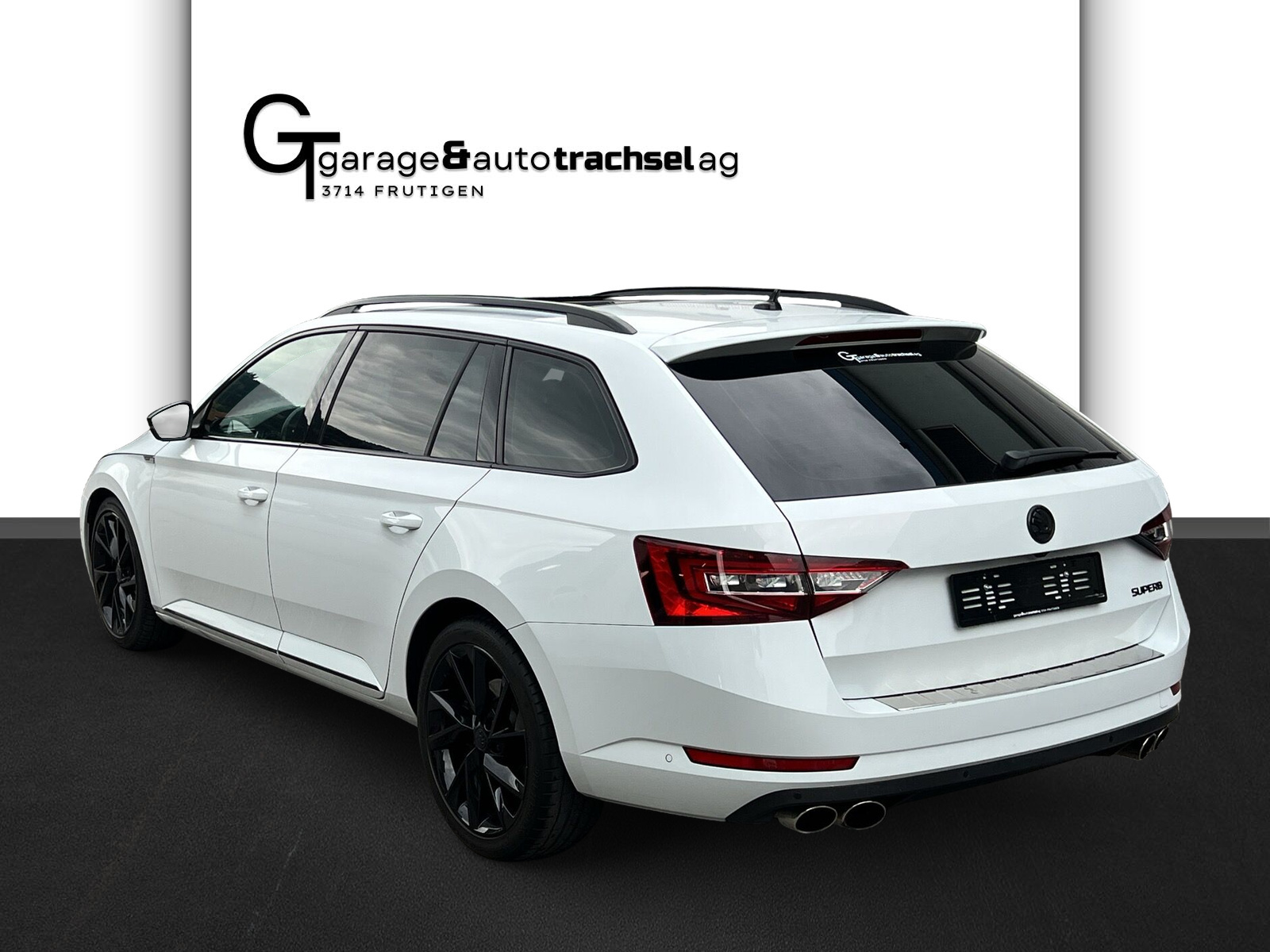 SKODA Superb Combi 2.0 TSI SportLine+ DSG 4x4-image-2