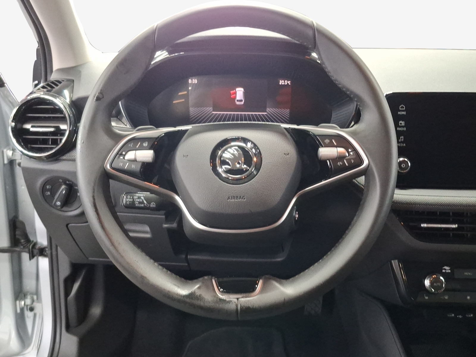 SKODA Fabia 1.0 TSI Dynamic DSG-image-9