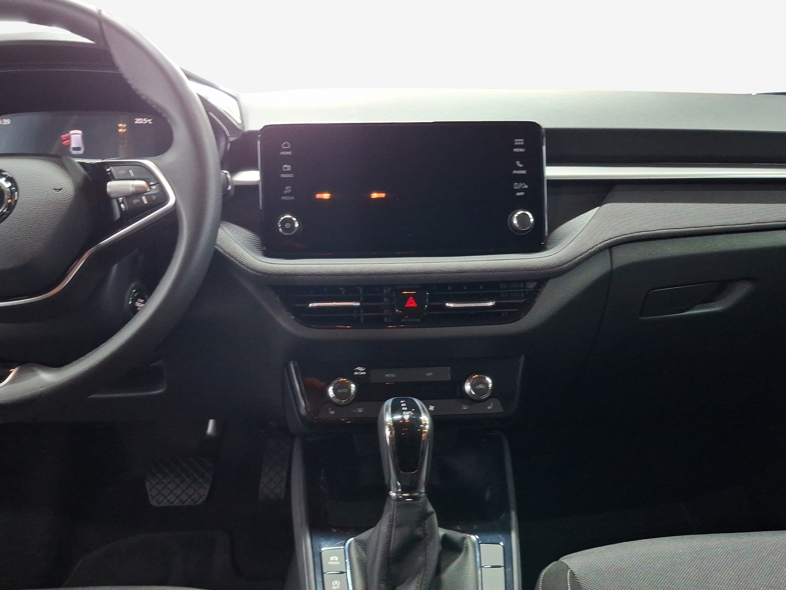 SKODA Fabia 1.0 TSI Dynamic DSG-image-10