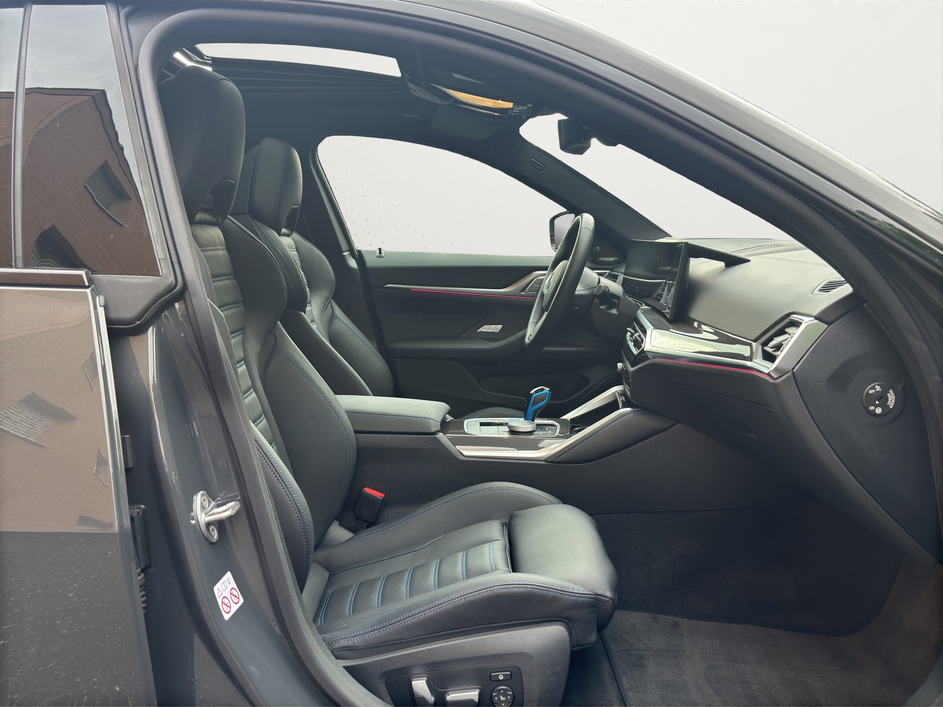 BMW i4 M50 M Sport Pro (CH) INDIVIDUAL-image-13