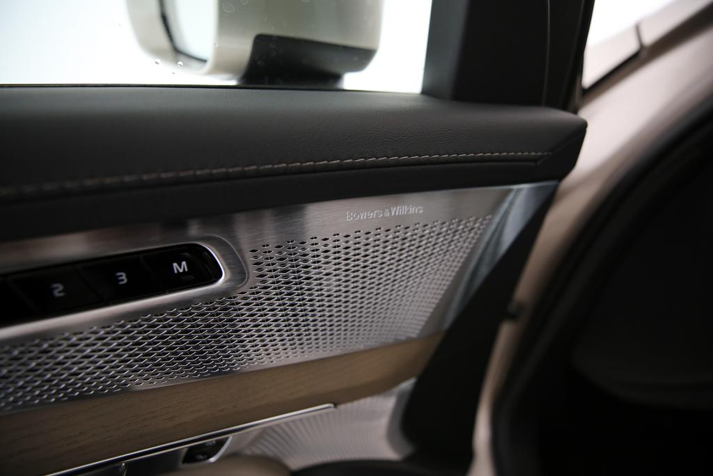 VOLVO XC90 2.0 T8 TE Ultra Bright eAWD-image-12