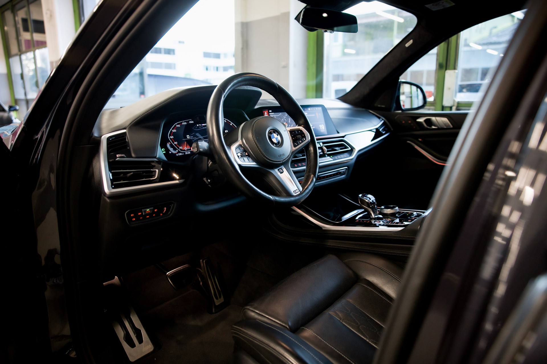 BMW X7 xDrive M50i Steptronic *CH-FHZ*-image-19