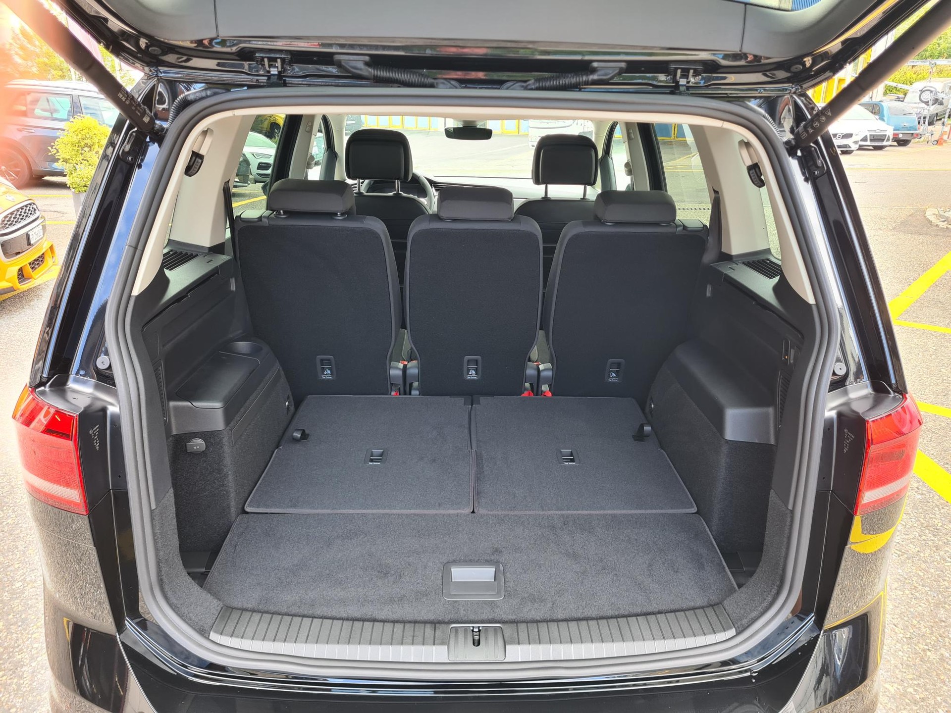 VW Touran 1.5 TSI EVO Comfortline DSG - 7 places-image-11