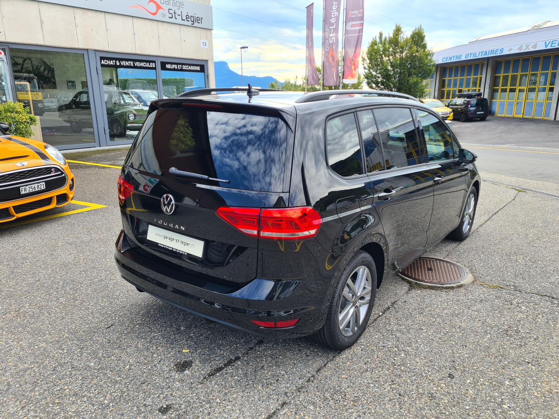 VW Touran 1.5 TSI EVO Comfortline DSG - 7 places-image-4