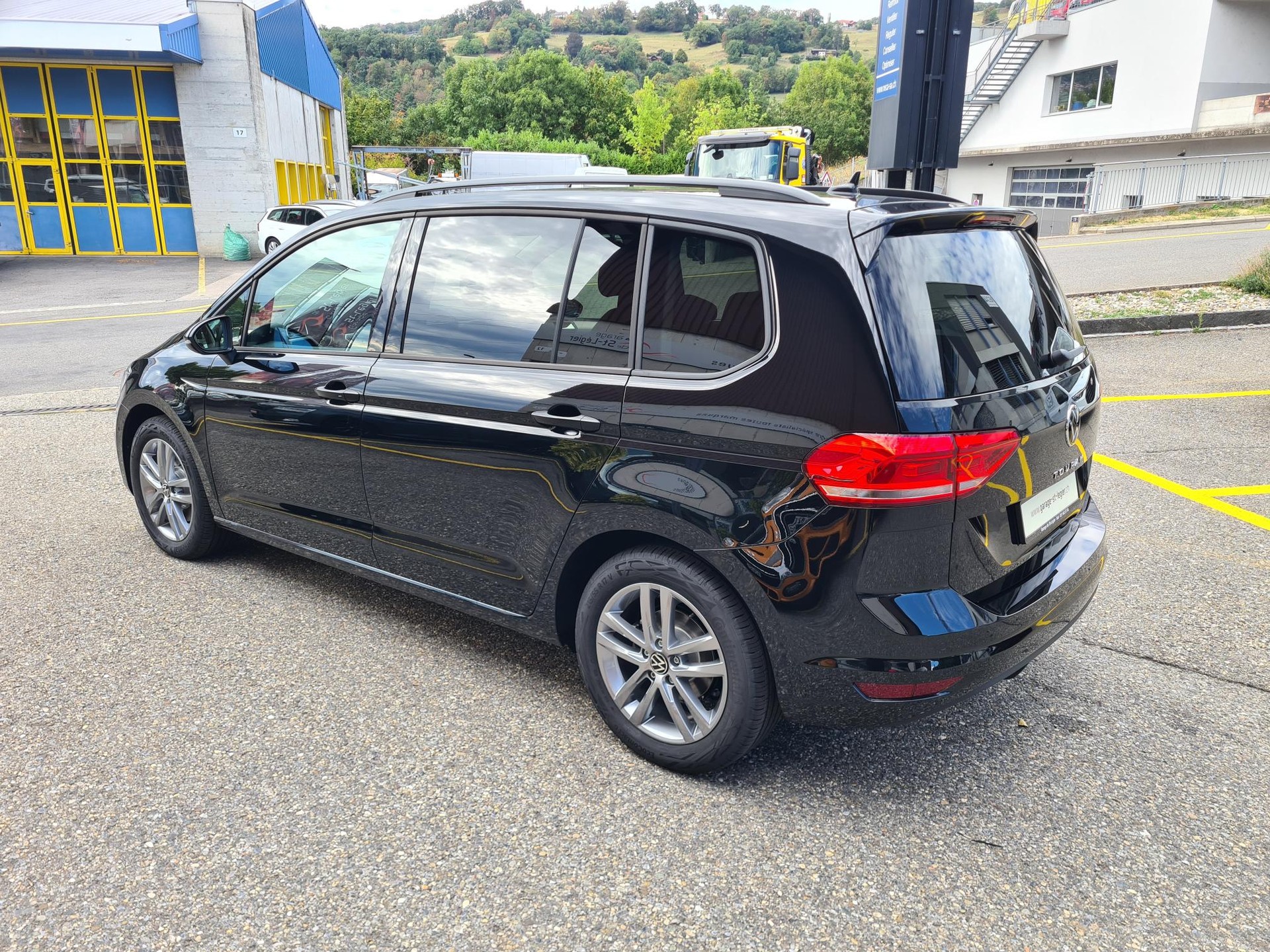 VW Touran 1.5 TSI EVO Comfortline DSG - 7 places-image-3