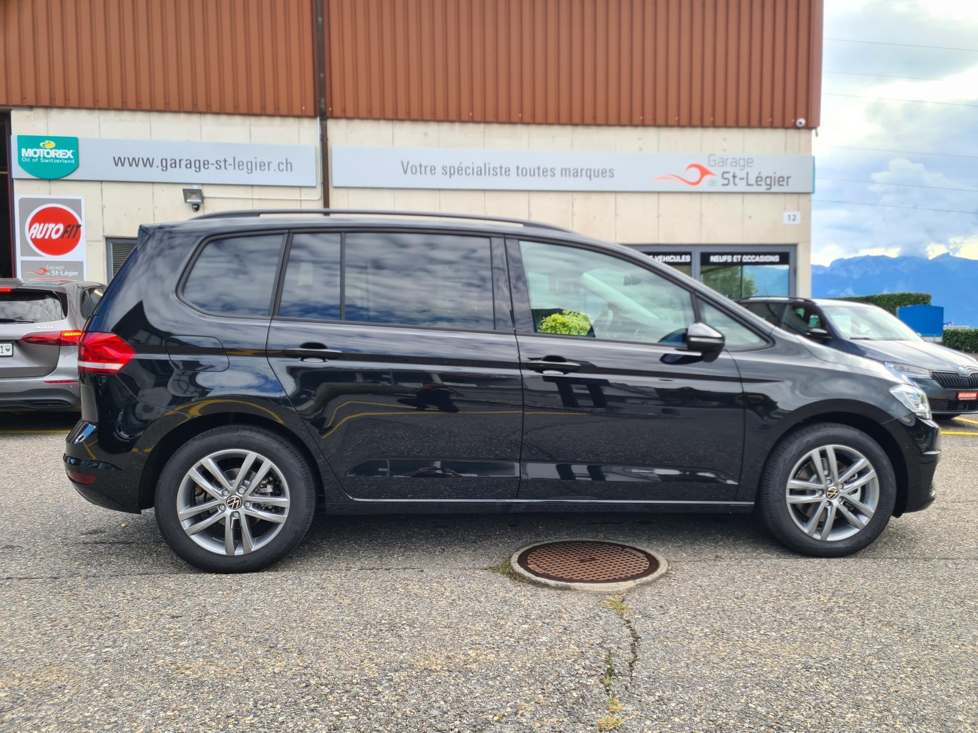 VW Touran 1.5 TSI EVO Comfortline DSG - 7 places-image-5