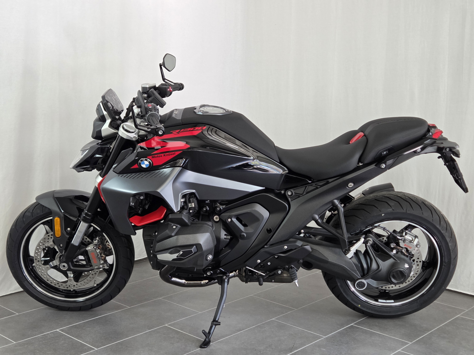 BMW R 1300 R Performance Boxer Bonus CHF 1'500 für Verträge bis 30.09.26-showroom-element-3