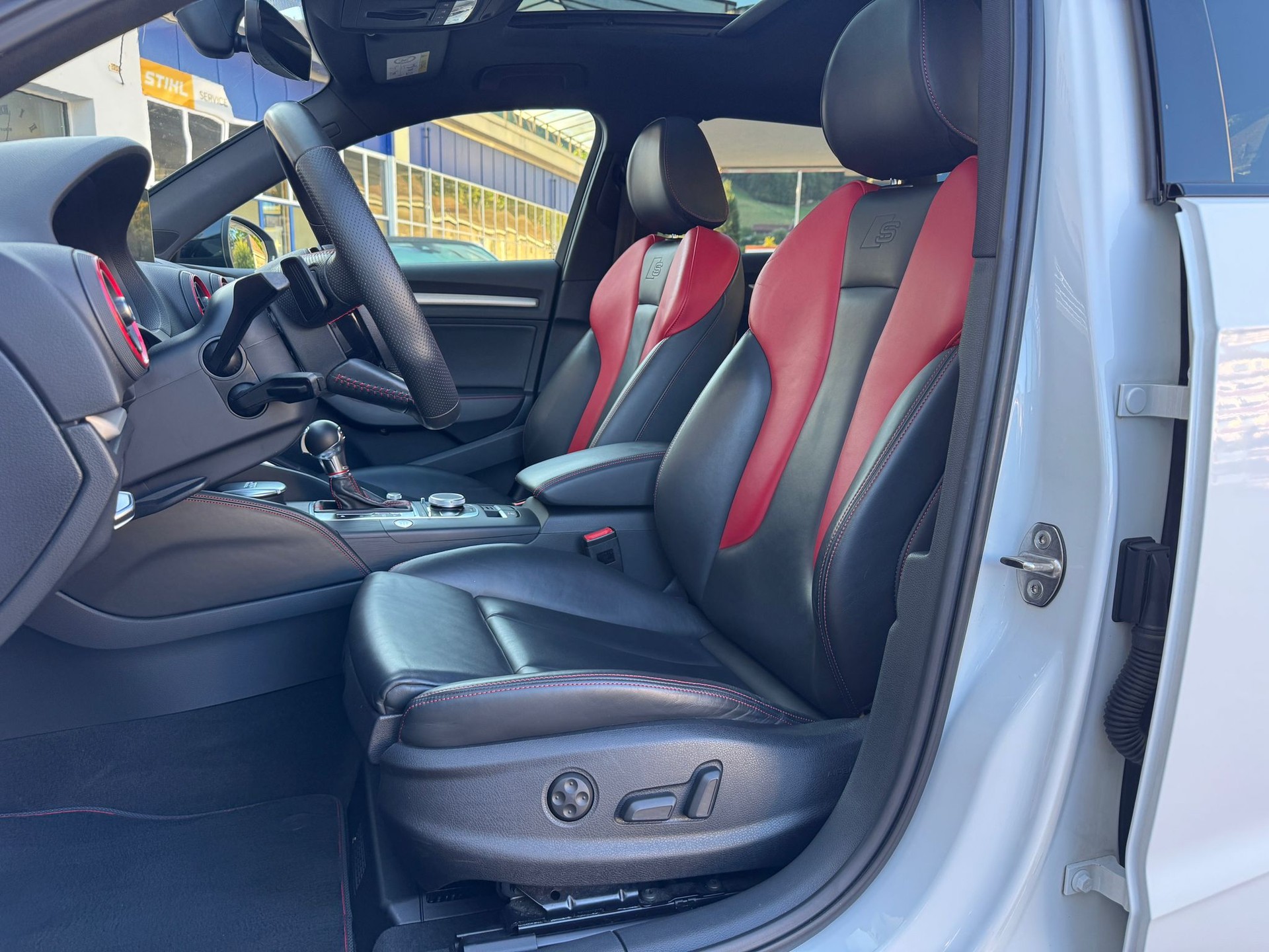 AUDI 2.0 T FSI quattro S-Tronic-image-11