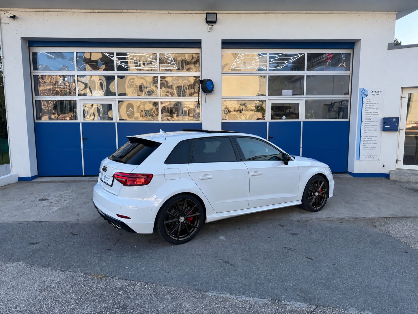 AUDI 2.0 T FSI quattro S-Tronic-image-2