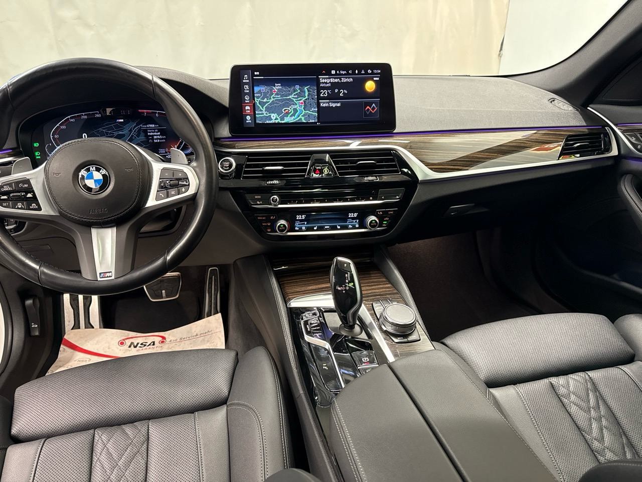 BMW 530i xDrive 48V Touring M Sport Steptronic-image-5