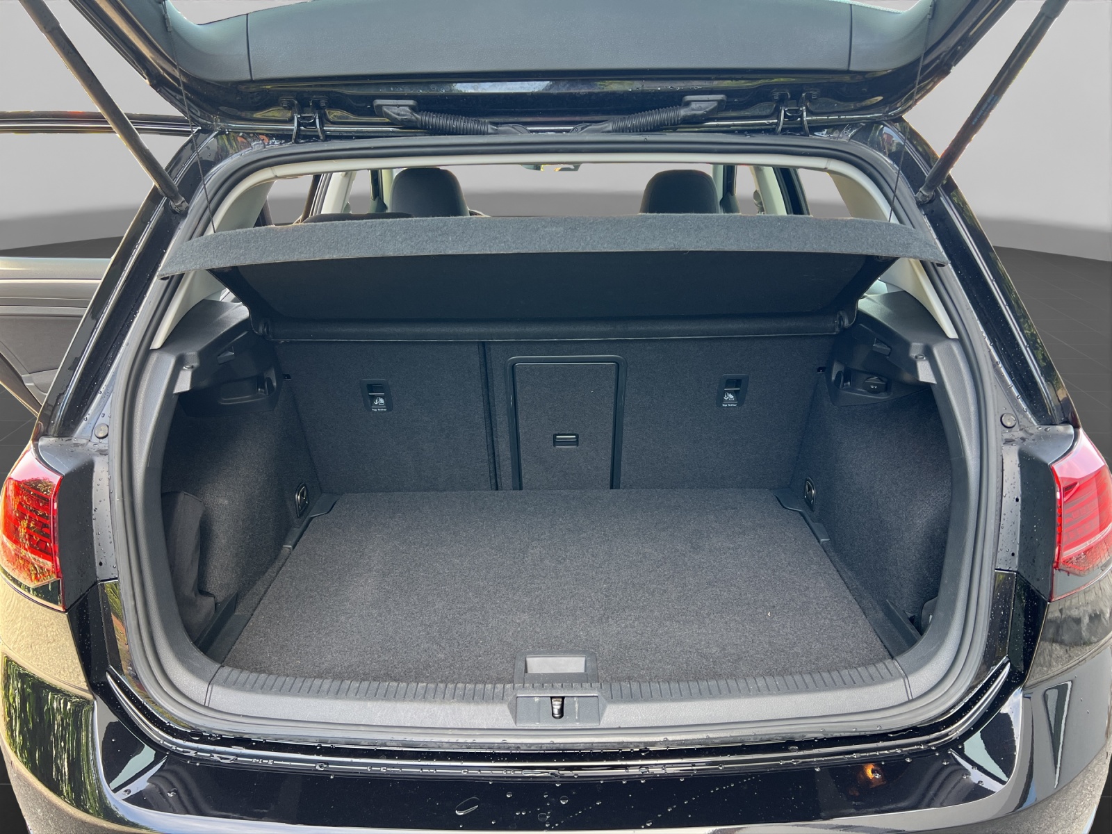 VW Golf 1.5 TSI EVO 70th Anniversary DSG-image-13