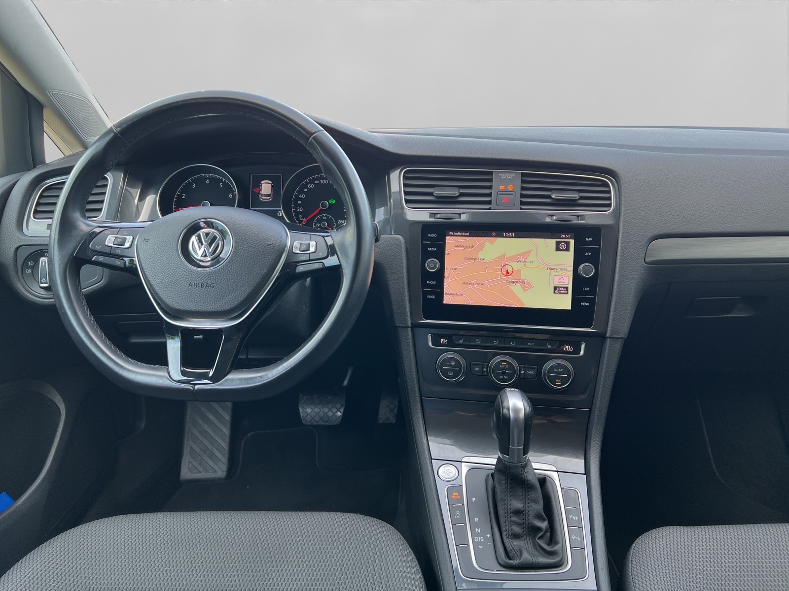 VW Golf 1.5 TSI EVO 70th Anniversary DSG-image-9