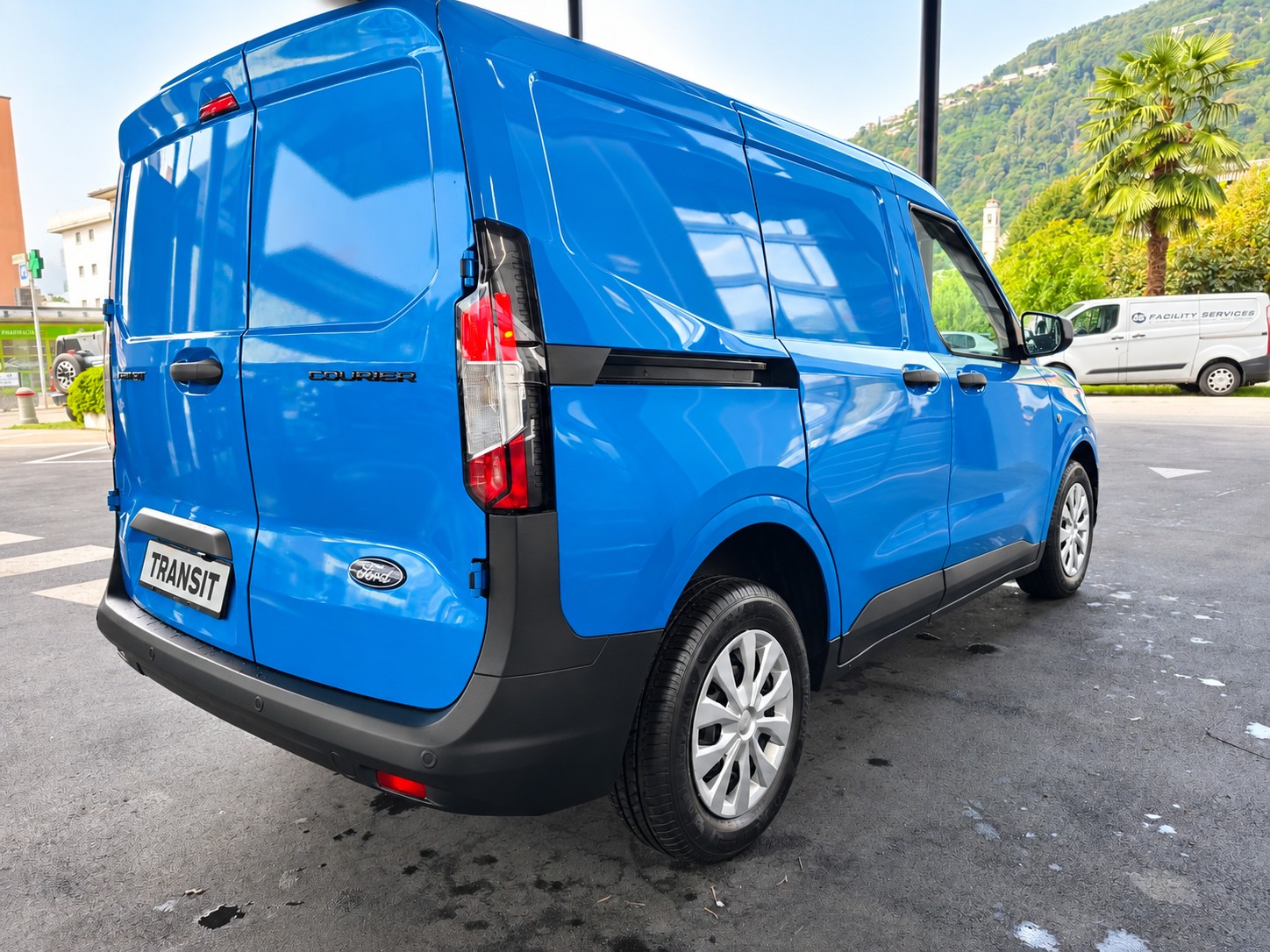 FORD Transit Courier Van 1.0 EcoBoost Trend-image-3