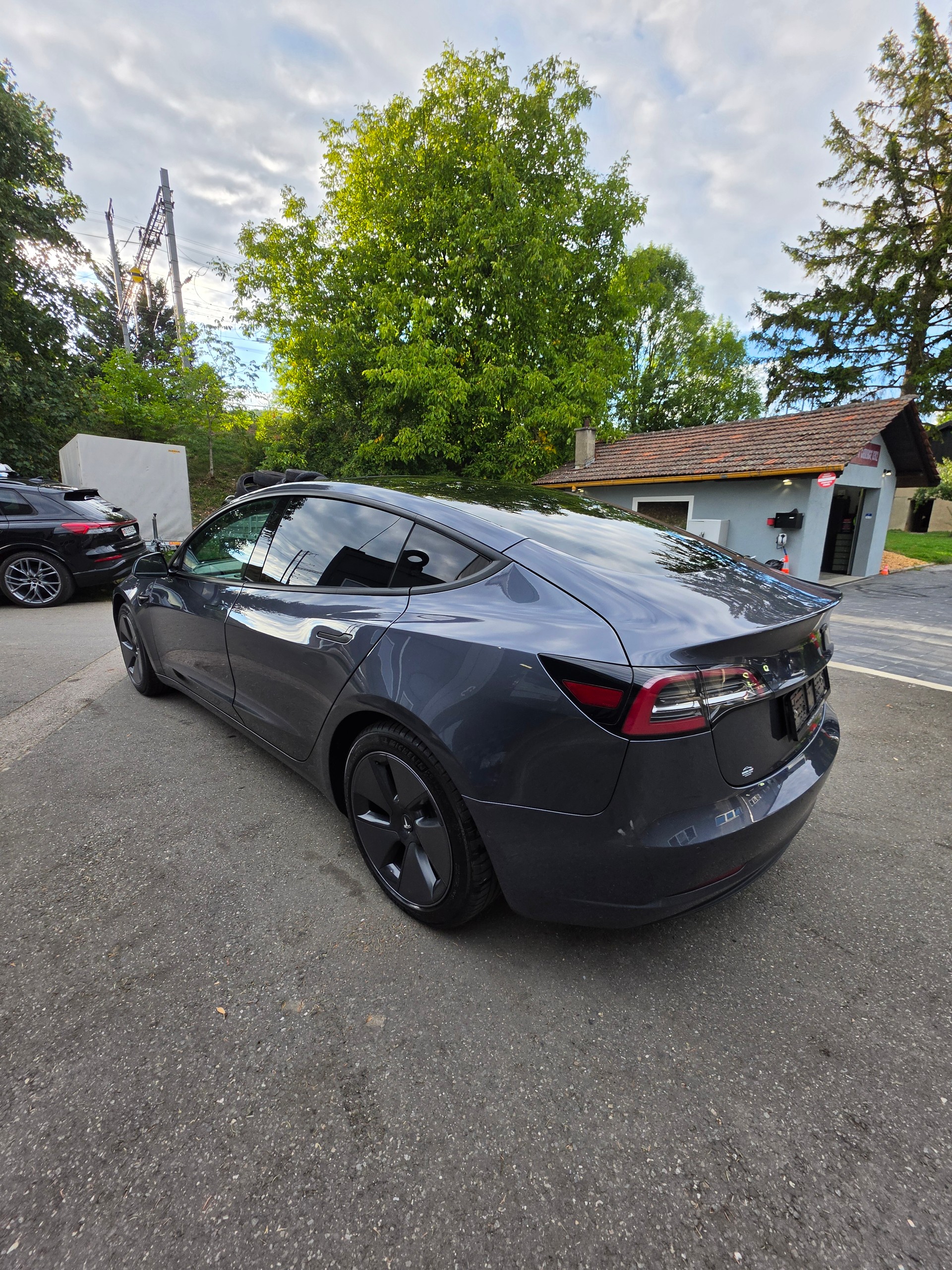 TESLA Model 3-image-4