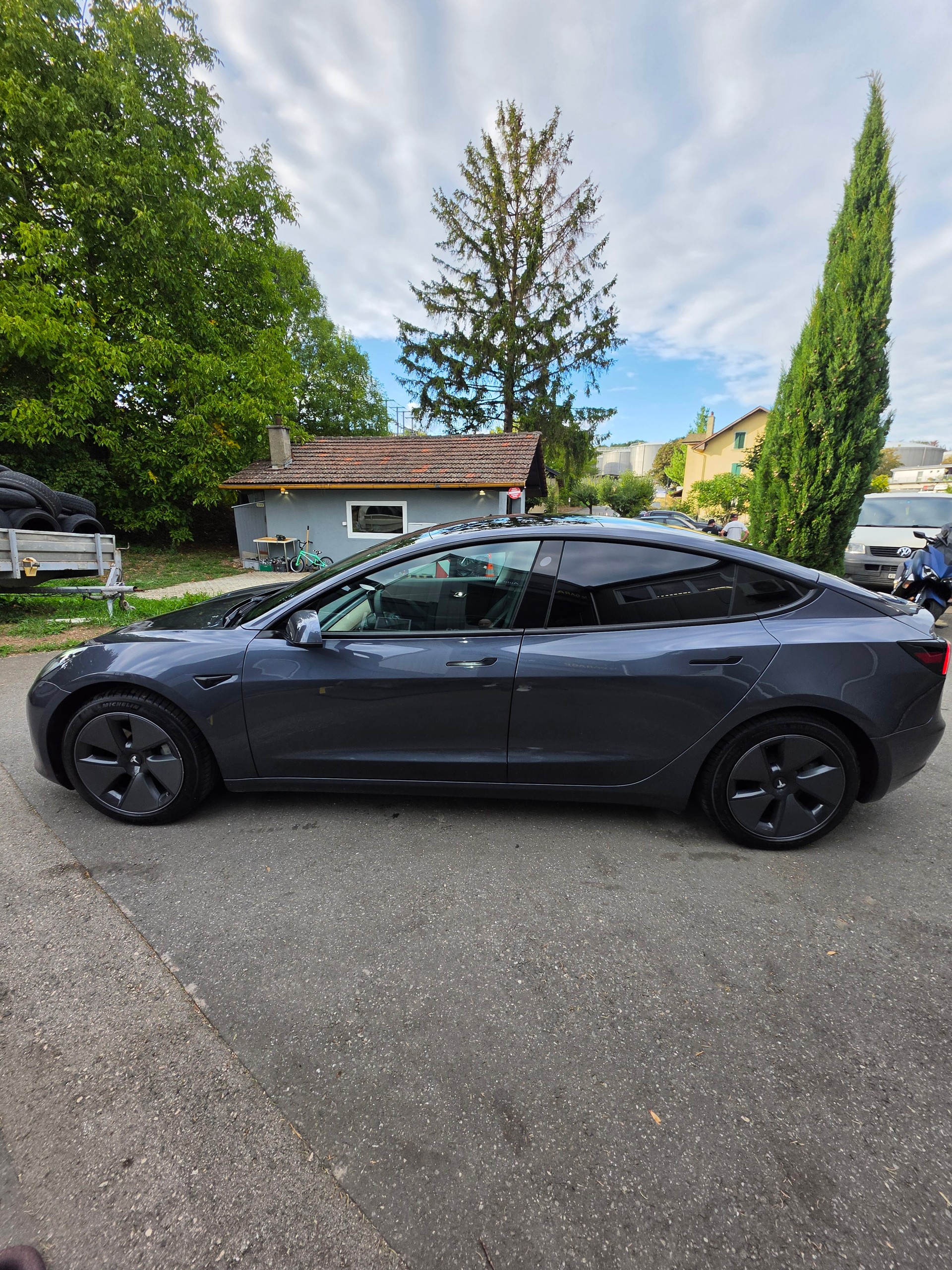 TESLA Model 3-image-3