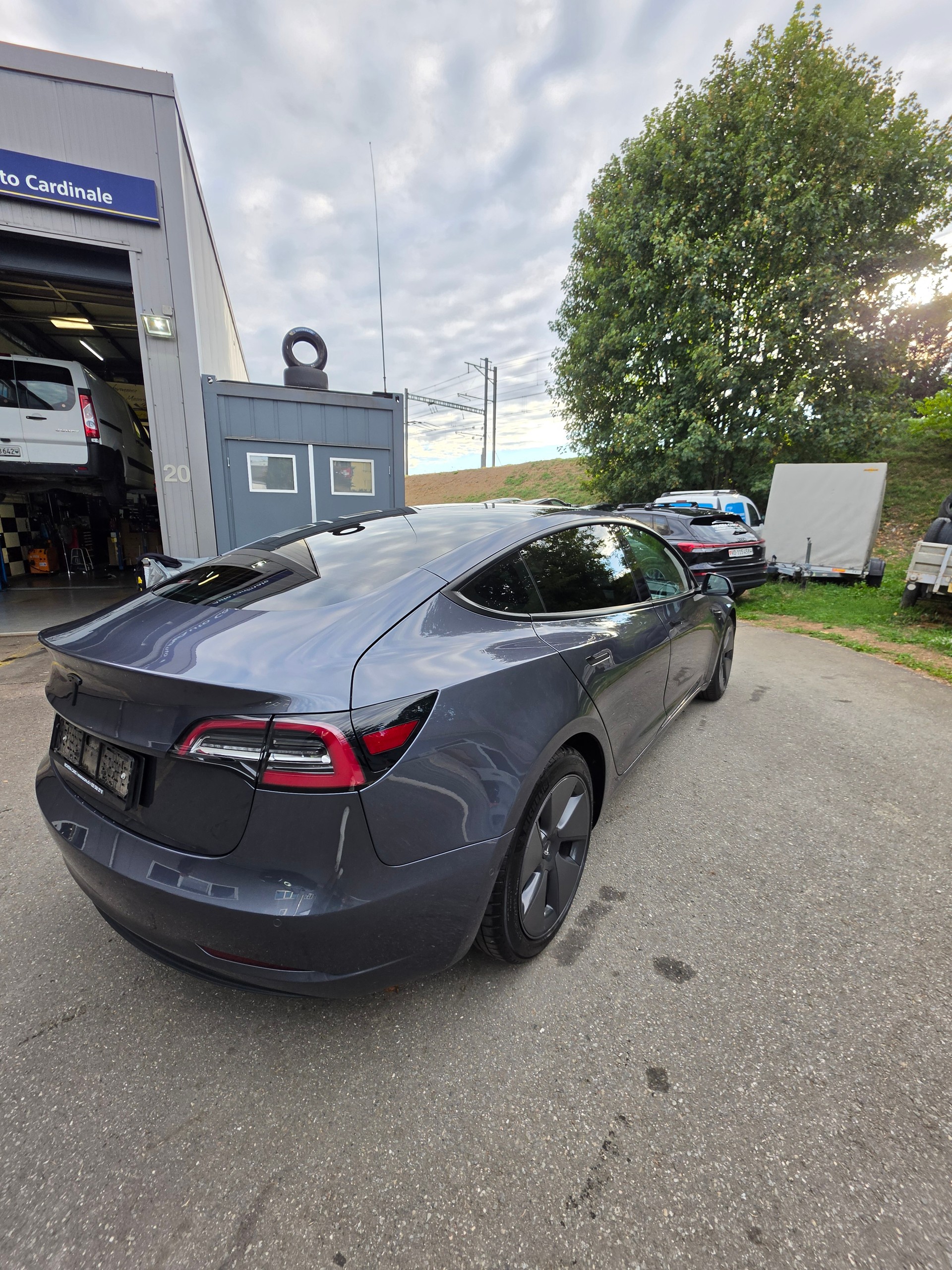 TESLA Model 3-image-6