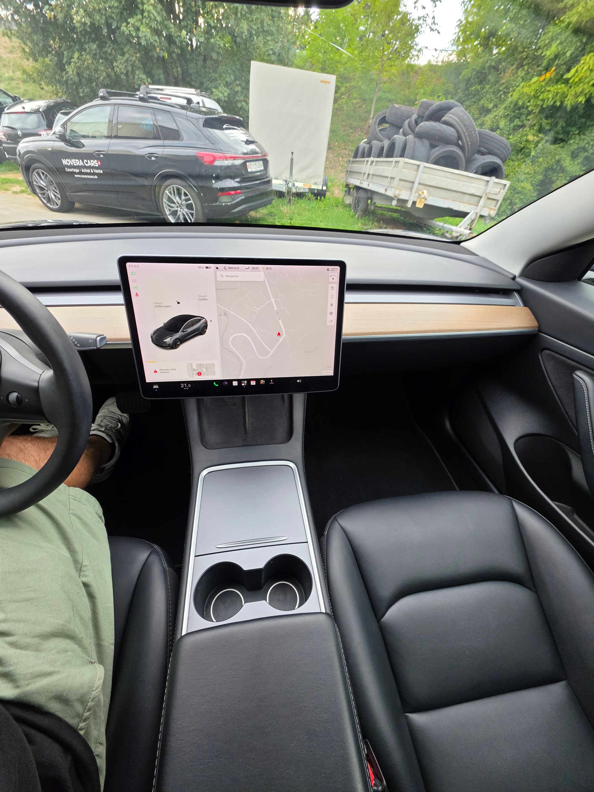 TESLA Model 3-image-9