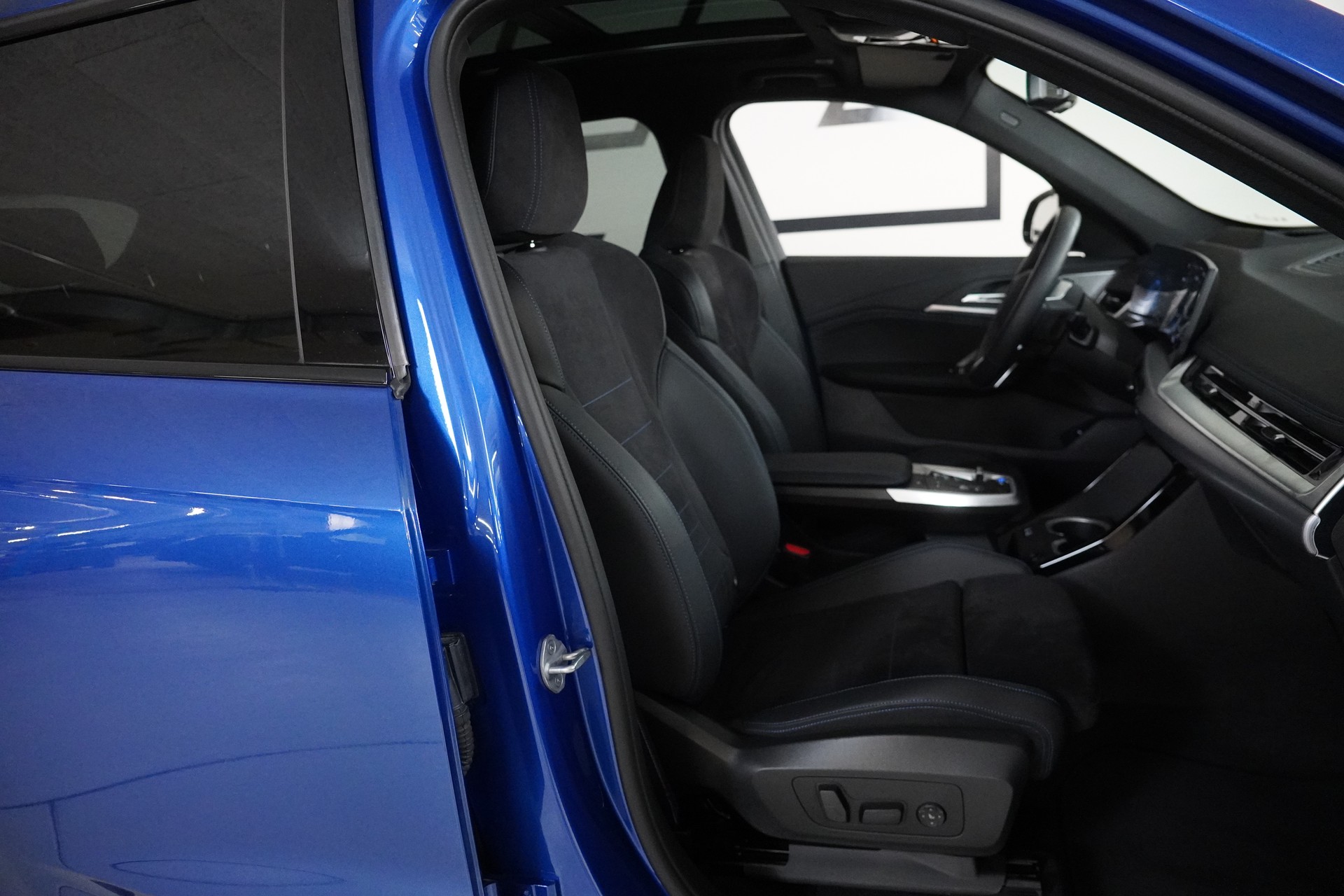 BMW iX1 xDrive 30 M Sport Pro-image-15