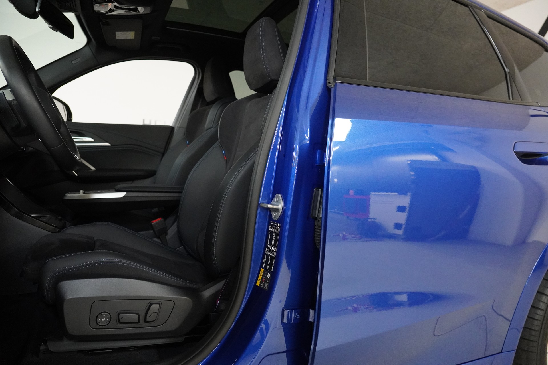 BMW iX1 xDrive 30 M Sport Pro-image-11
