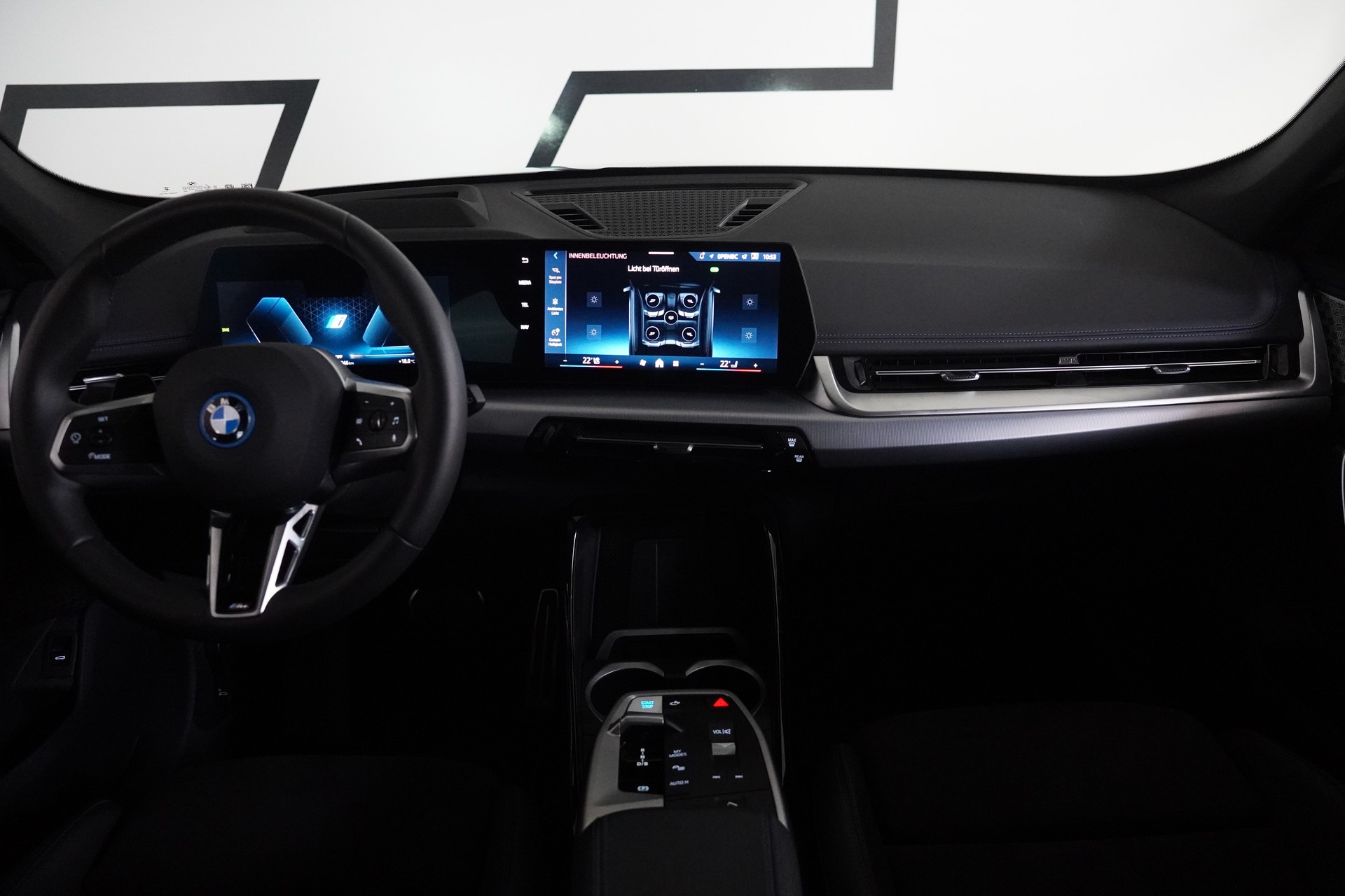 BMW iX1 xDrive 30 M Sport Pro-image-18