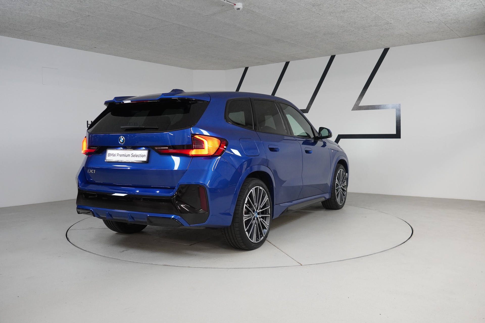 BMW iX1 xDrive 30 M Sport Pro-image-7