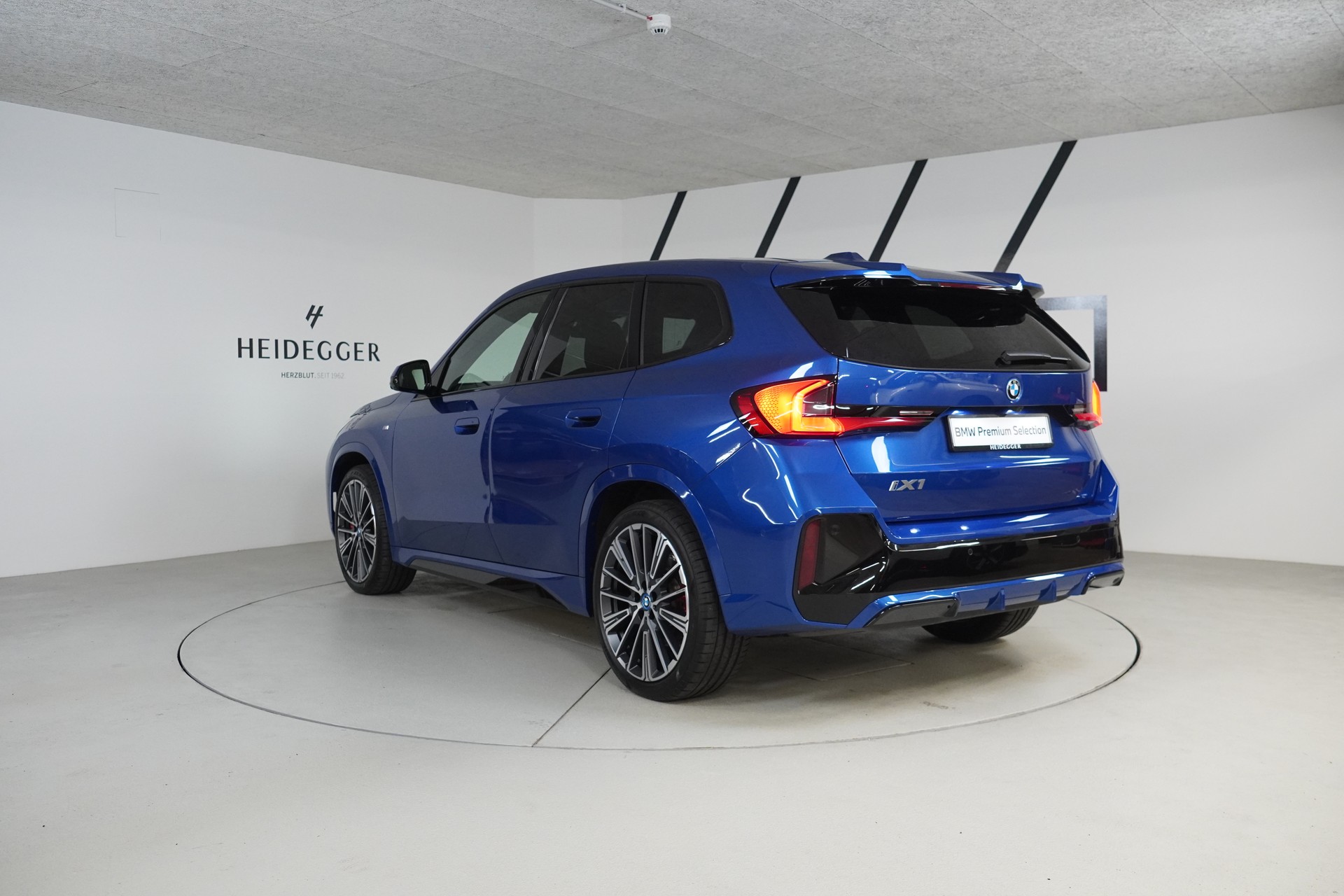 BMW iX1 xDrive 30 M Sport Pro-image-5