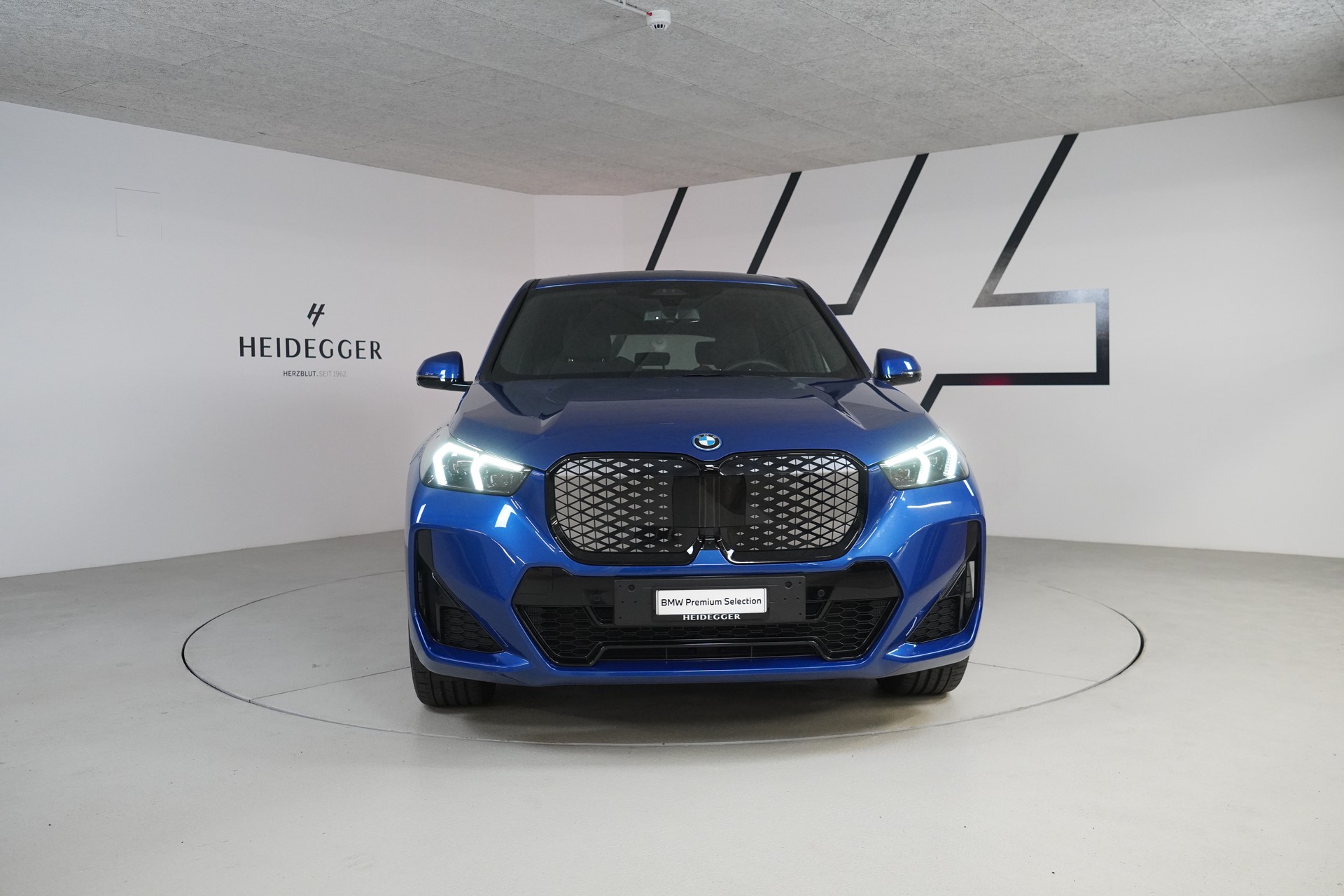 BMW iX1 xDrive 30 M Sport Pro-image-2
