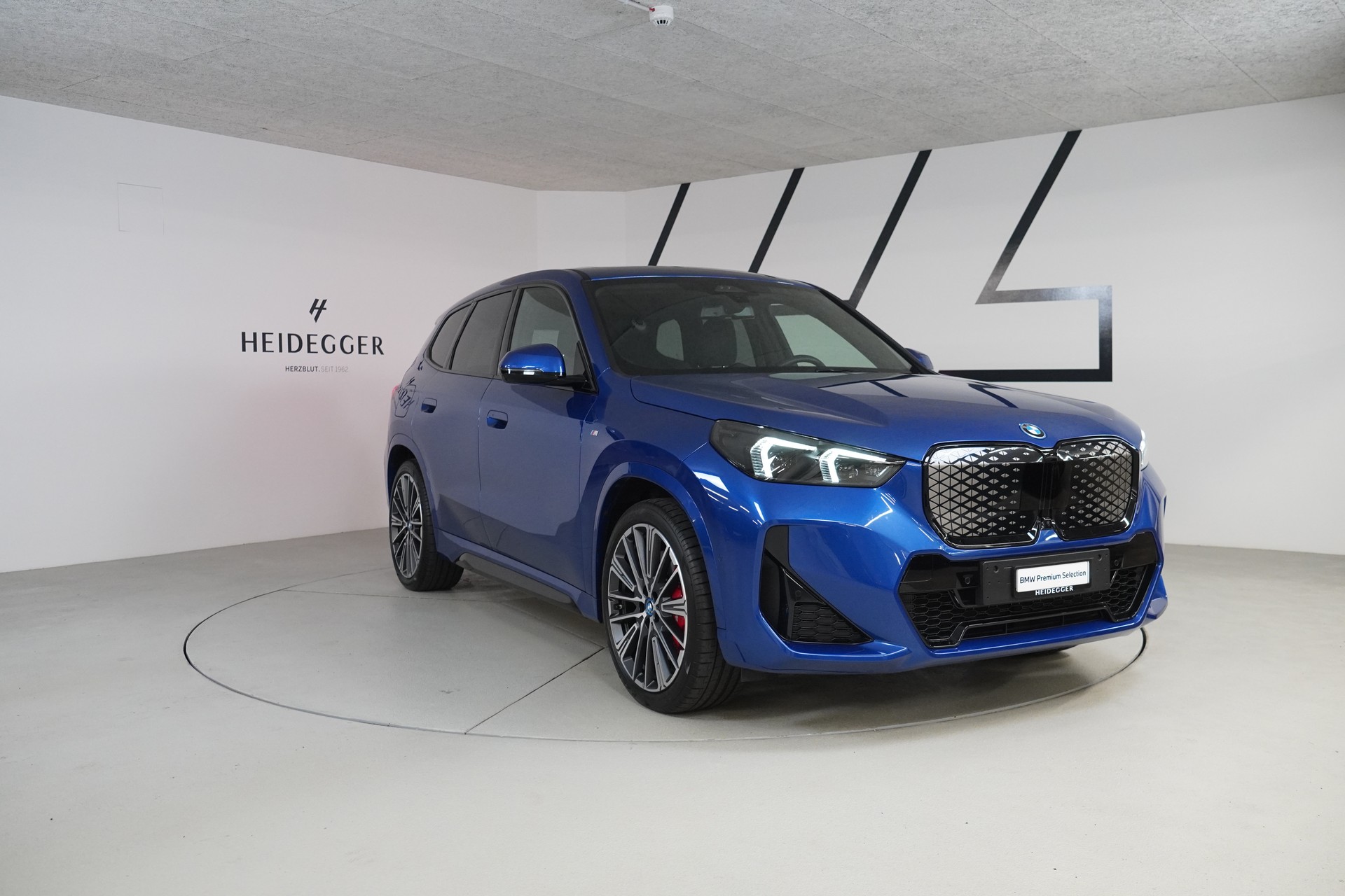 BMW iX1 xDrive 30 M Sport Pro-image-3